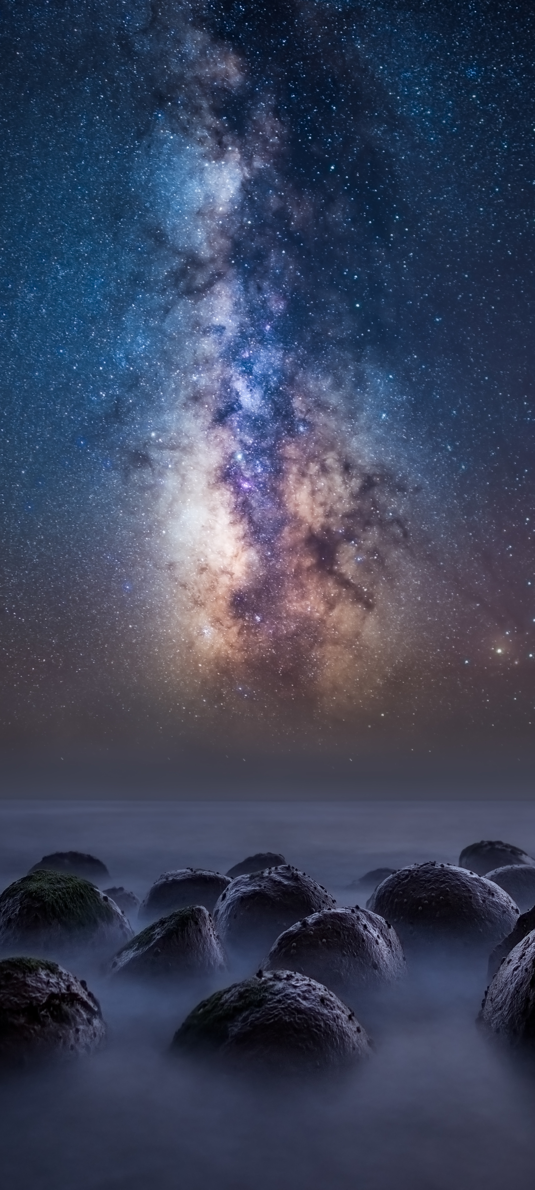 Via Lattea sopra spiaggia rocciosa, 1080x2400 Full HD Verticale, Smartphone