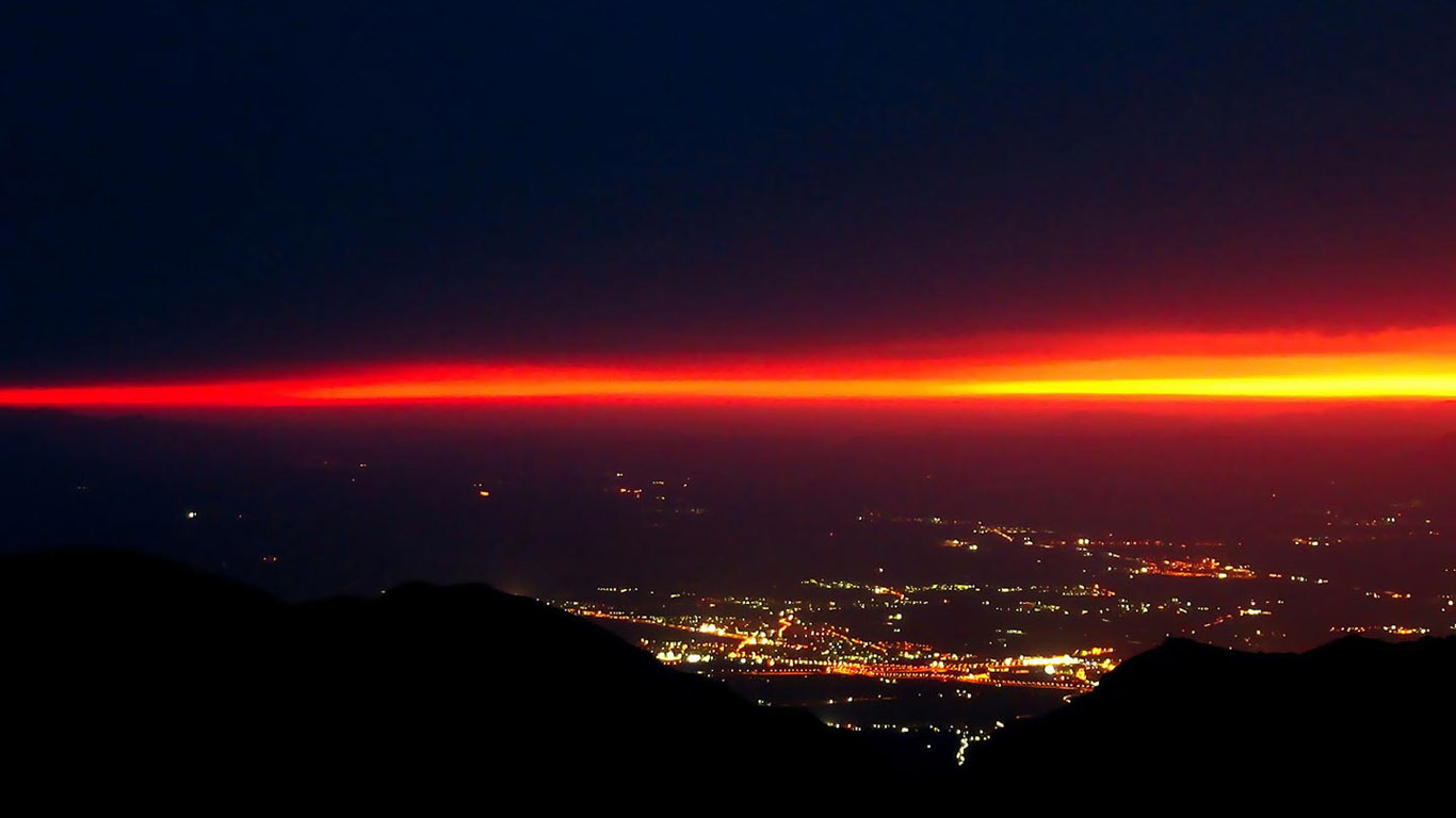 Tramonto su città notturna, 1366x768 HD, PC Desktop