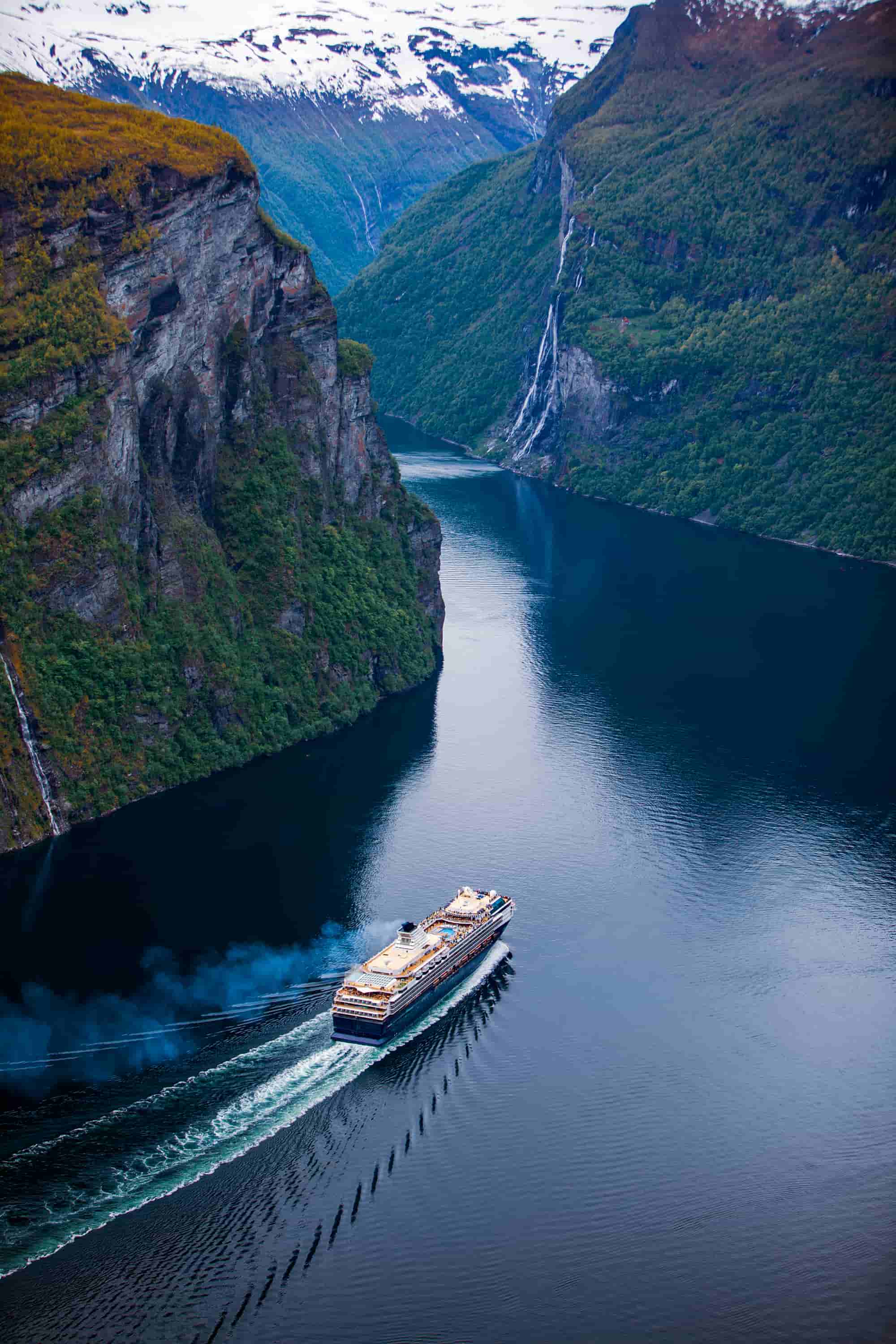 Nave in fiordo norvegese, 2000x3000 Full HD Verticale, iPhone