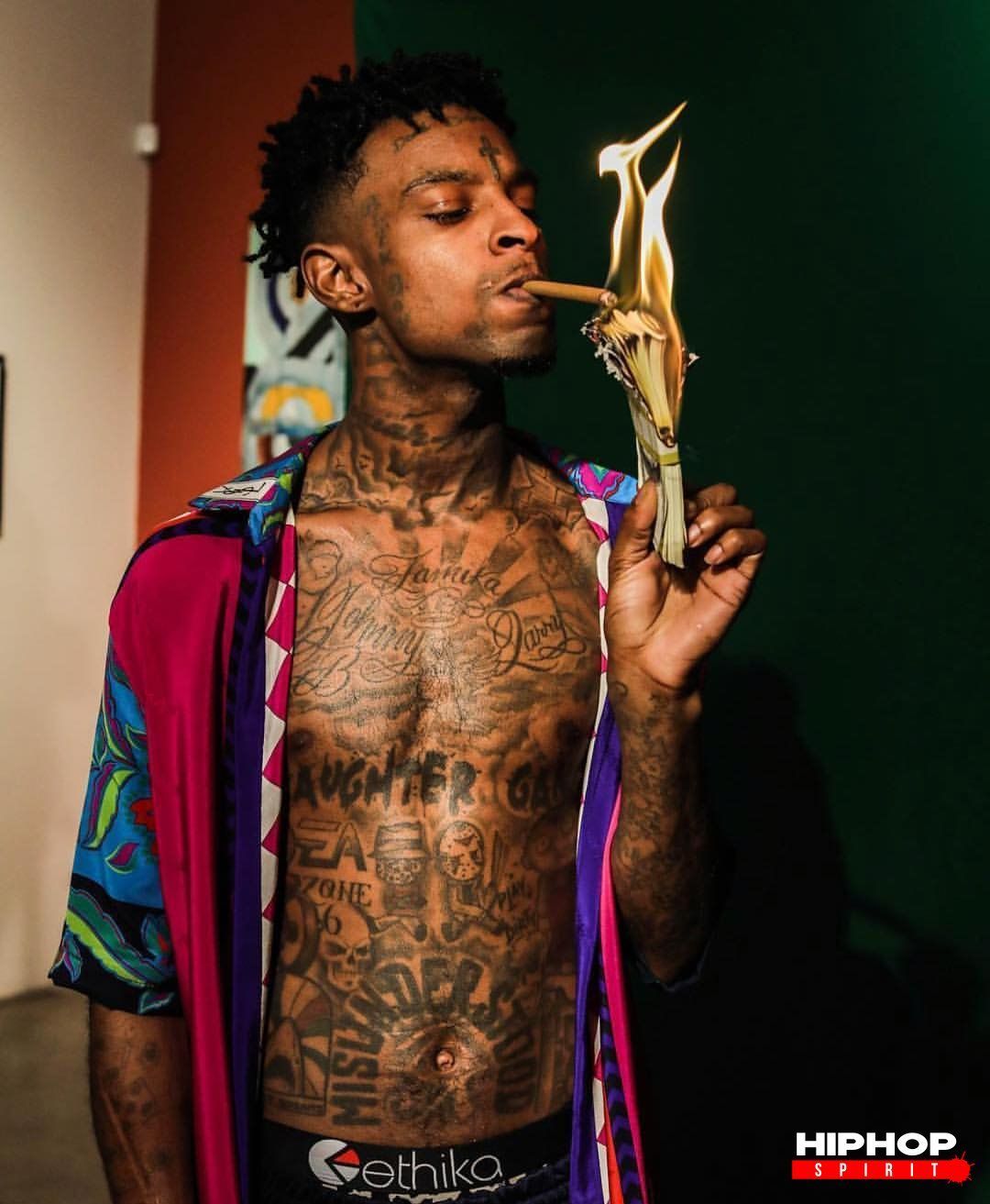 21 Savage brucia banconota, 1080x1313 Full HD Verticale, iPhone
