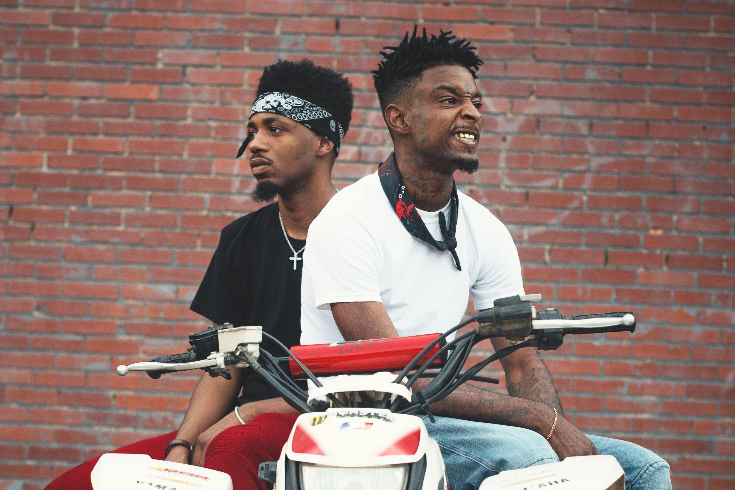 21 Savage e Metro Boomin su moto, 2500x1667 2K, Laptop