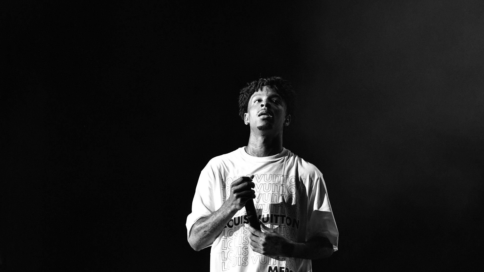 21 Savage con pistola, 1061x1280 Full HD Verticale, iPhone