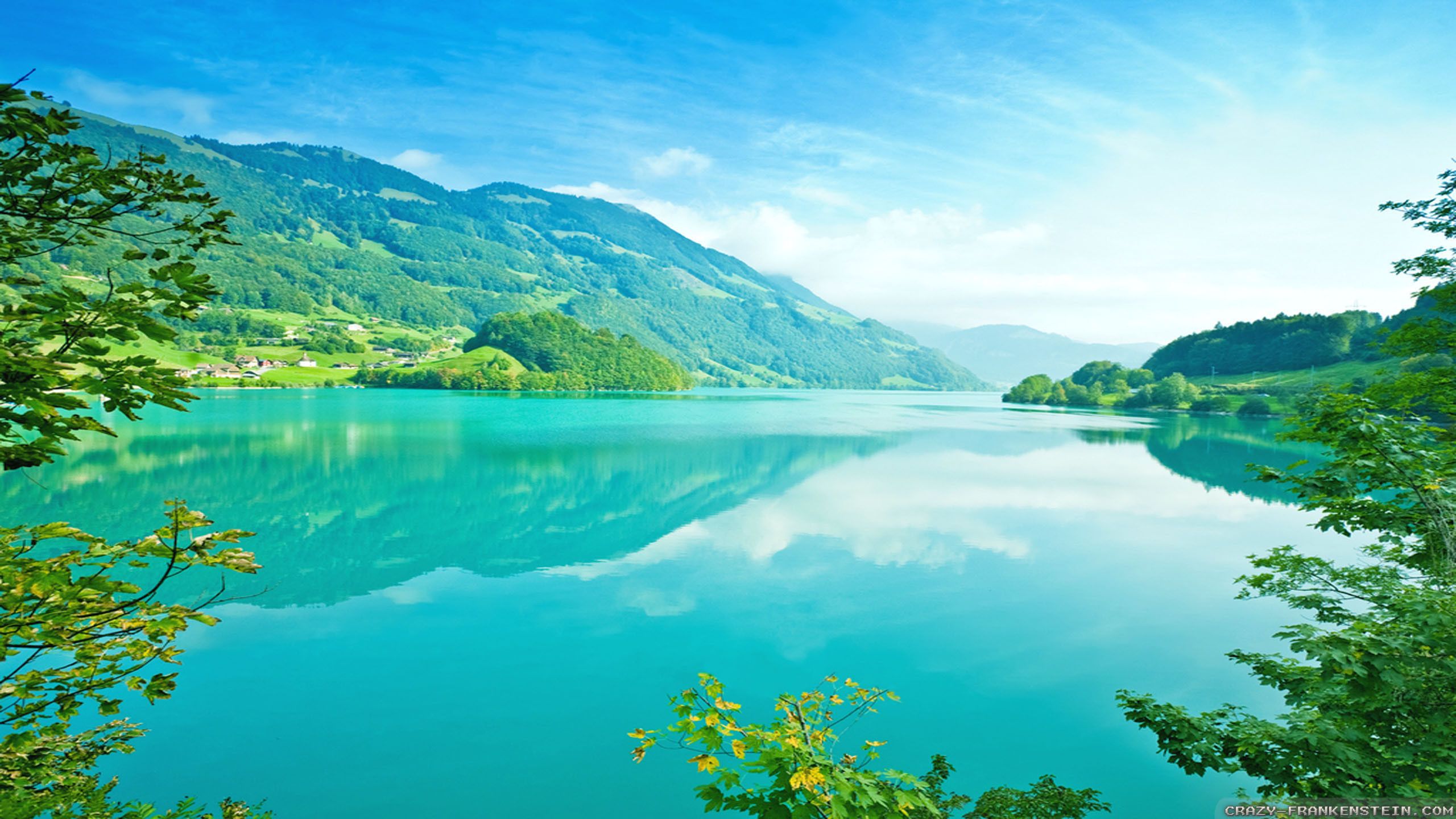 Lago turchese tra montagne verdi, 2560x1440 1440p, Monitor Gaming