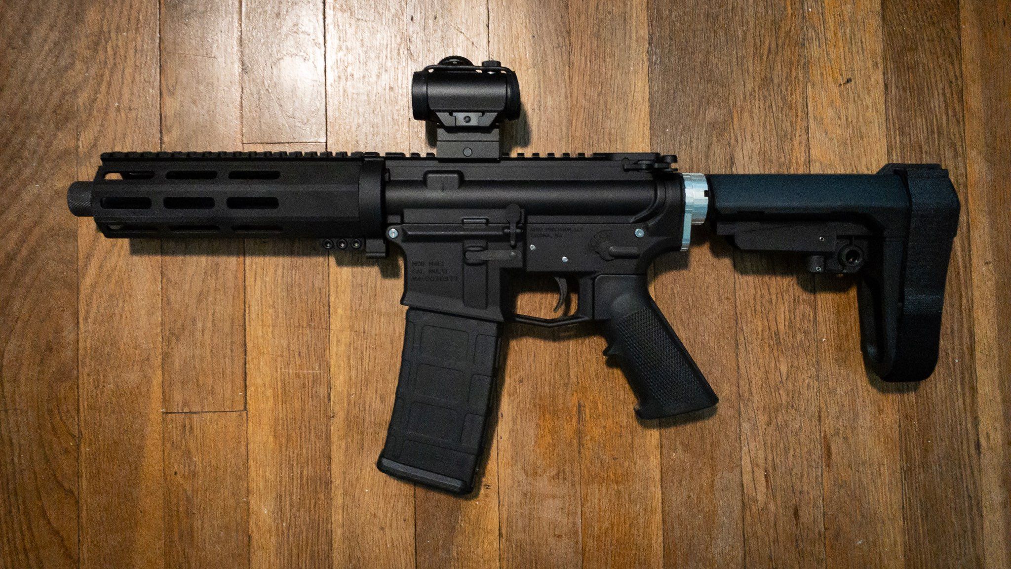 Pistola AR 300 Blackout, 2048x1152 Hi-Res, Desktop