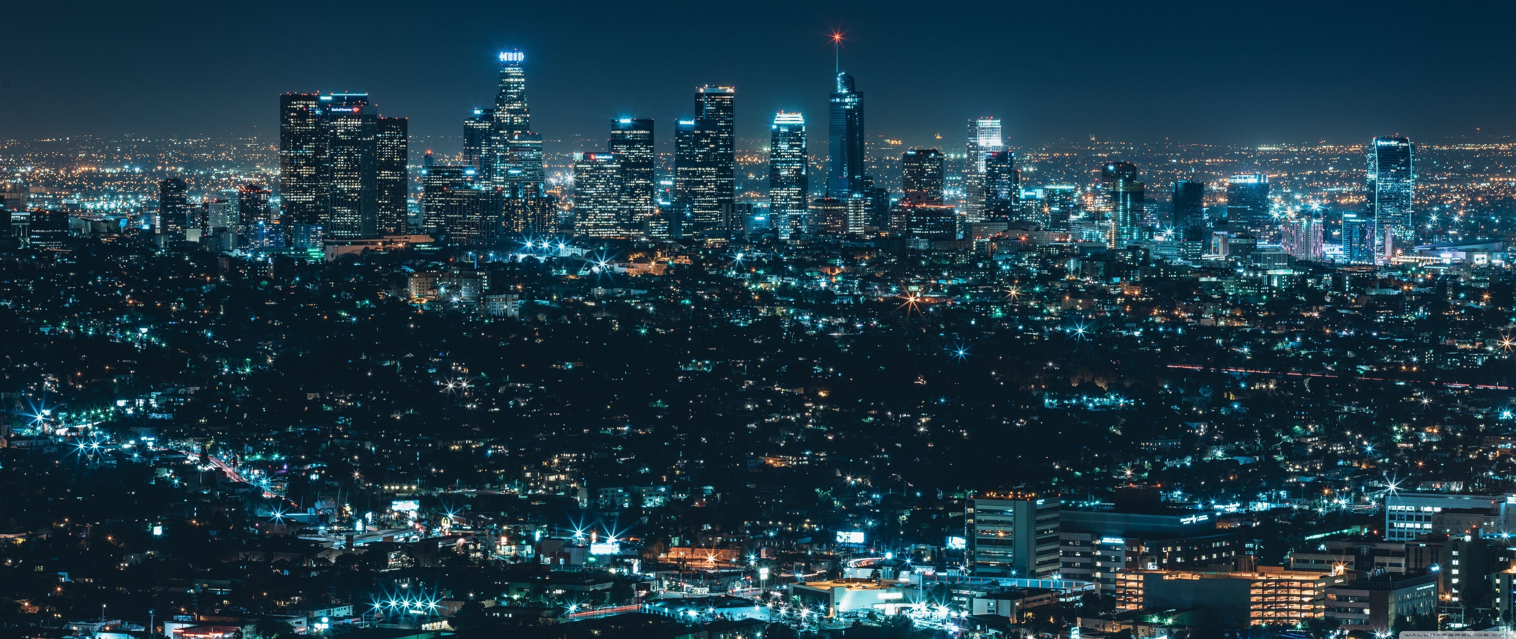 Skyline città di notte, 5120x2160 Panoramico, Dual Screen