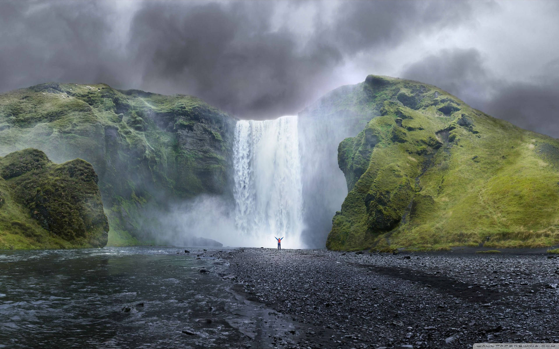 Cascata Islanda tra colline verdi, 1920x1200 Full HD+, Desktop
