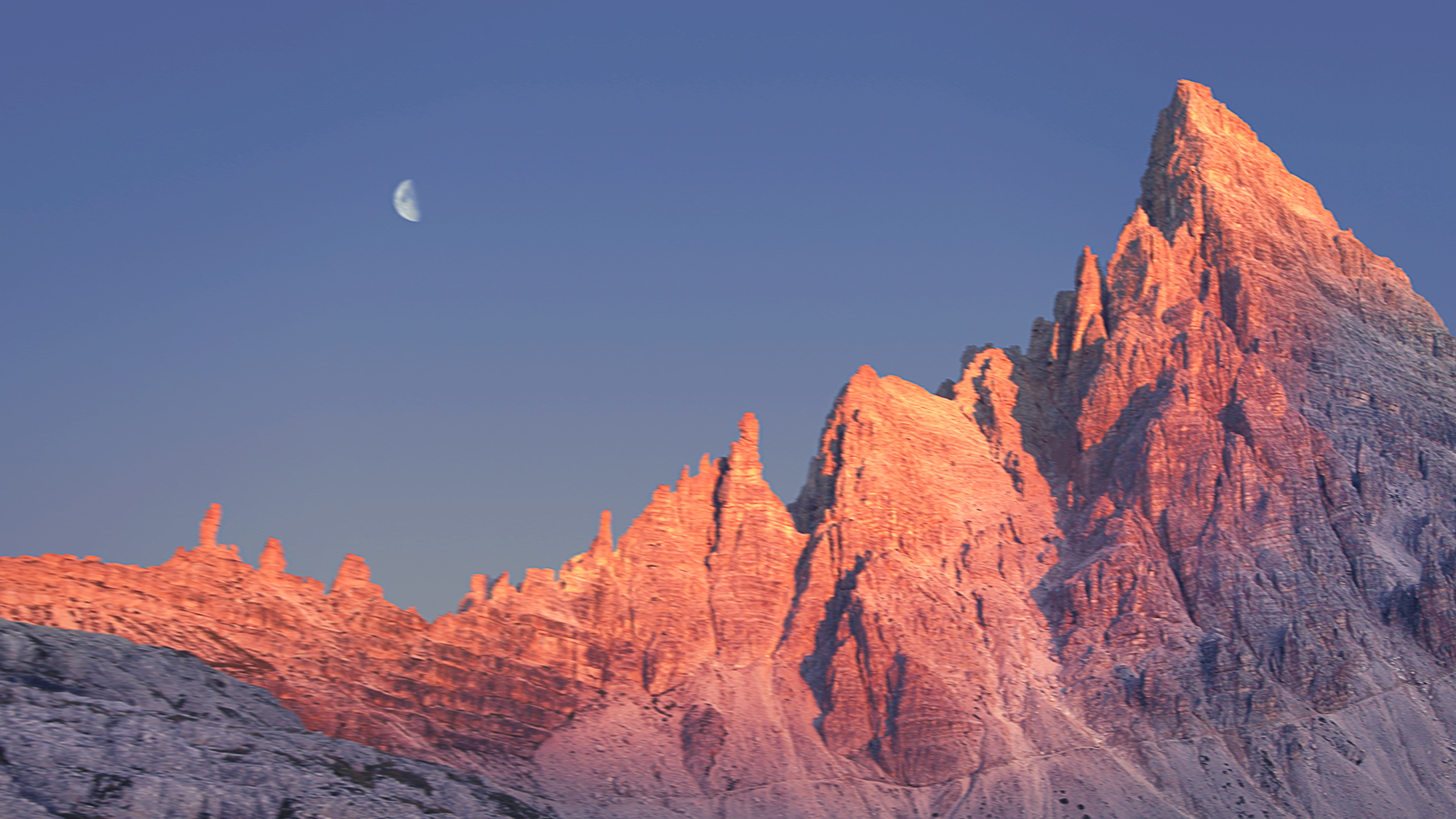 Montagne rocciose al tramonto con luna, 2560x1440 QHD, Laptop