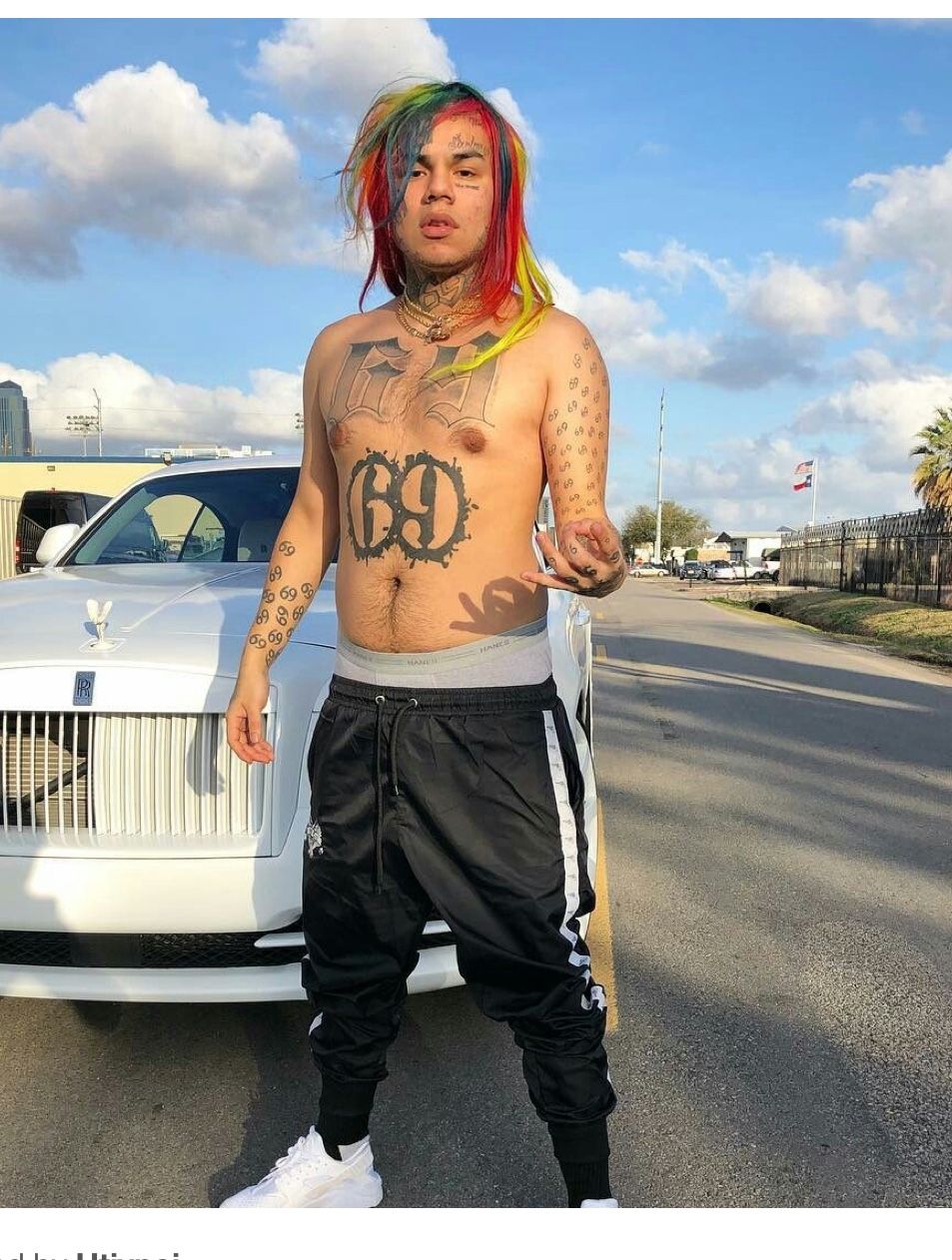 Rapper con microfono sul palco, 1440x1280 720p, PC