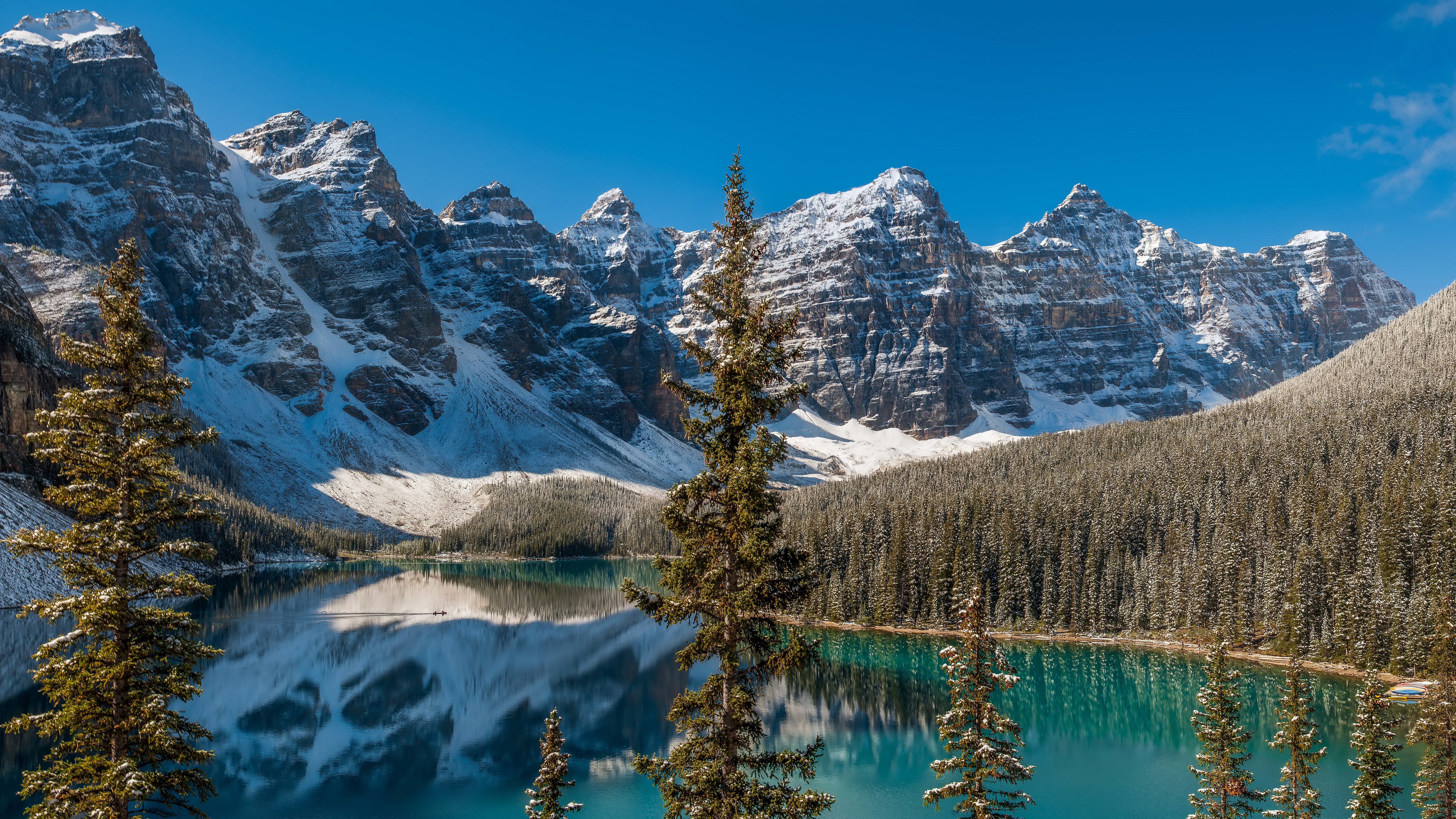 Lago Moraine montagne innevate, 7680x4320 Ultra HD, PC
