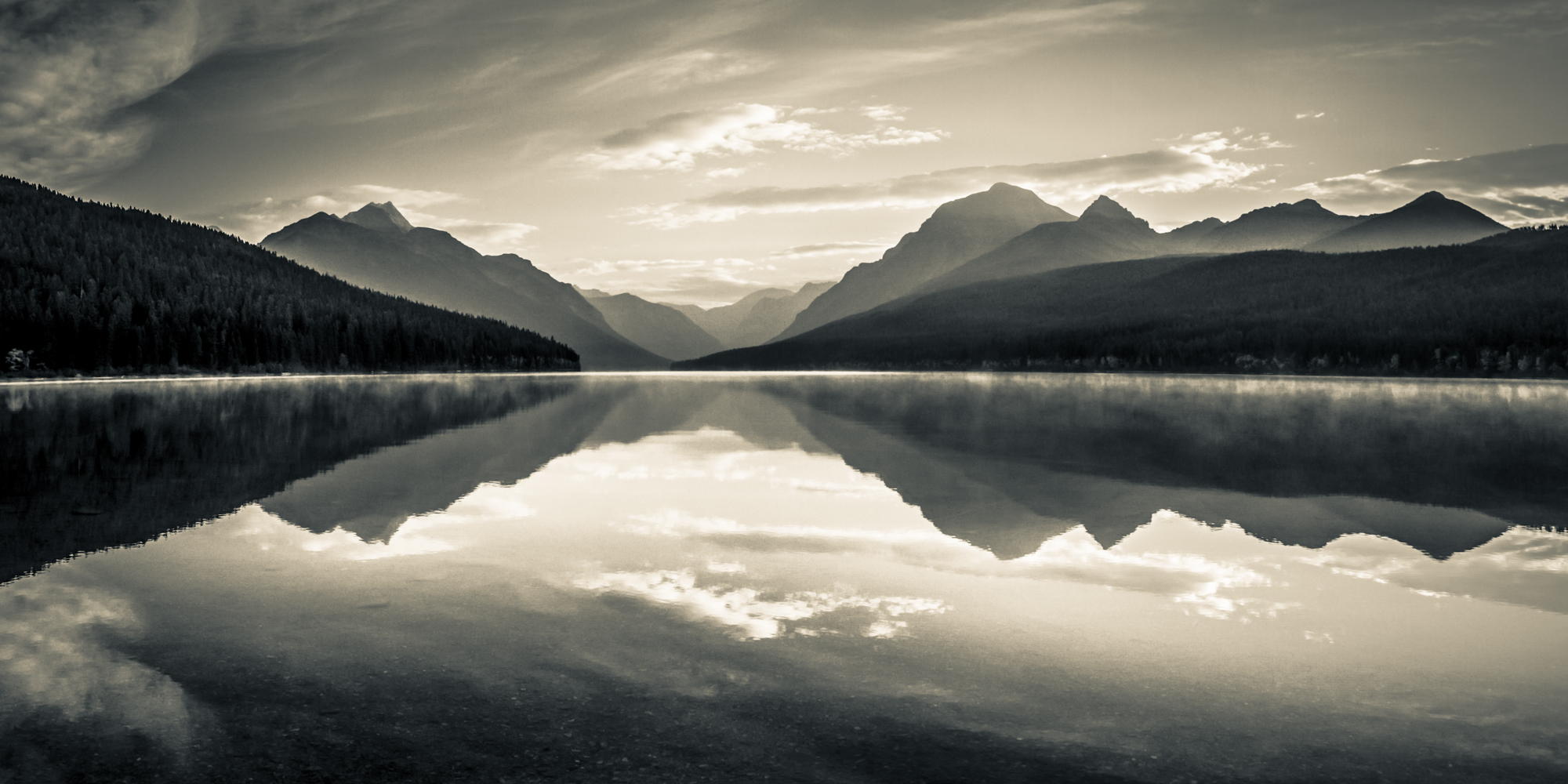 Lago montano bianco e nero, 2000x1000 Hi-Res, Desktop
