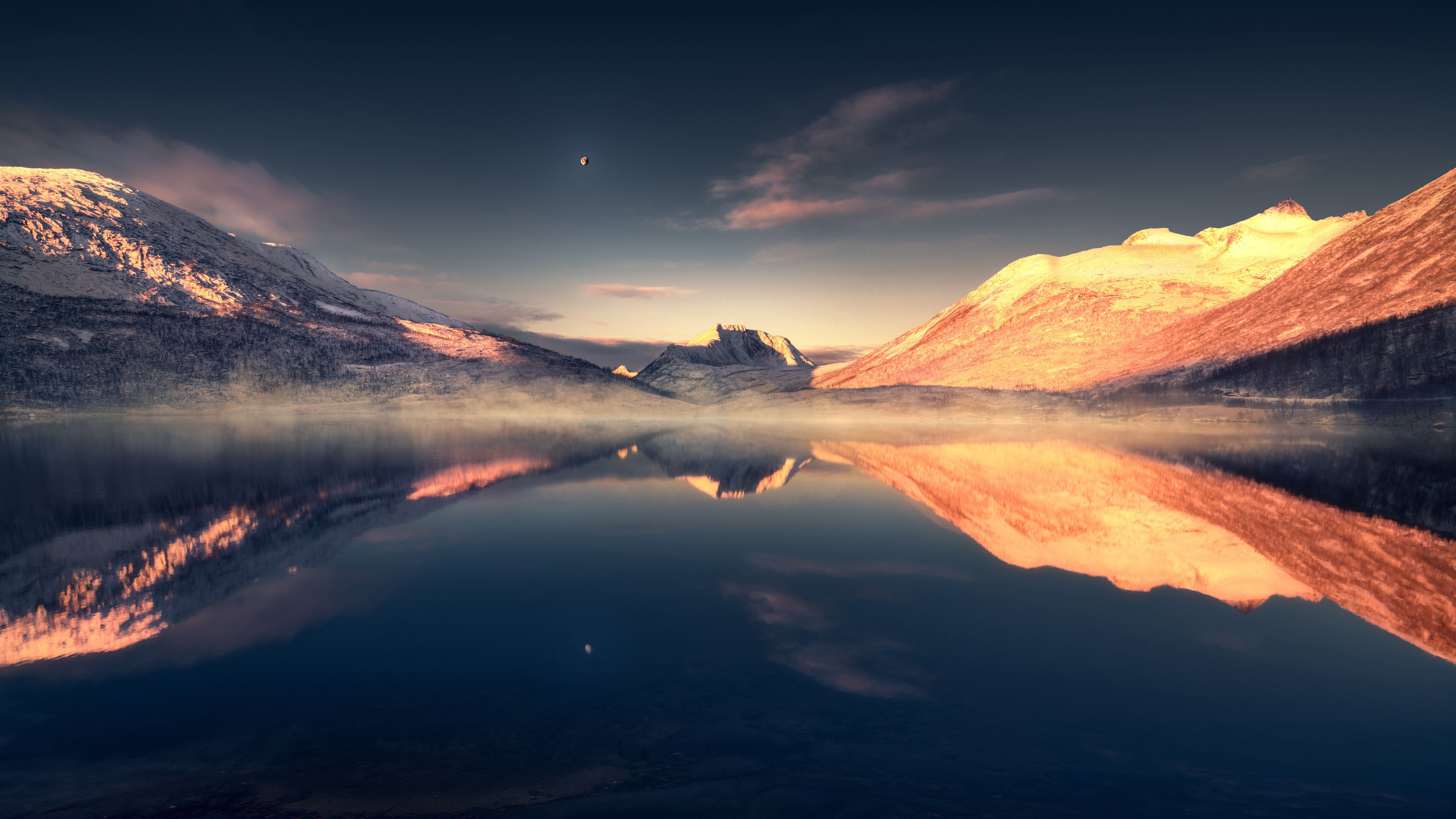 Lago montano con riflesso, 7680x4320 Ultra HD, Monitor 4K