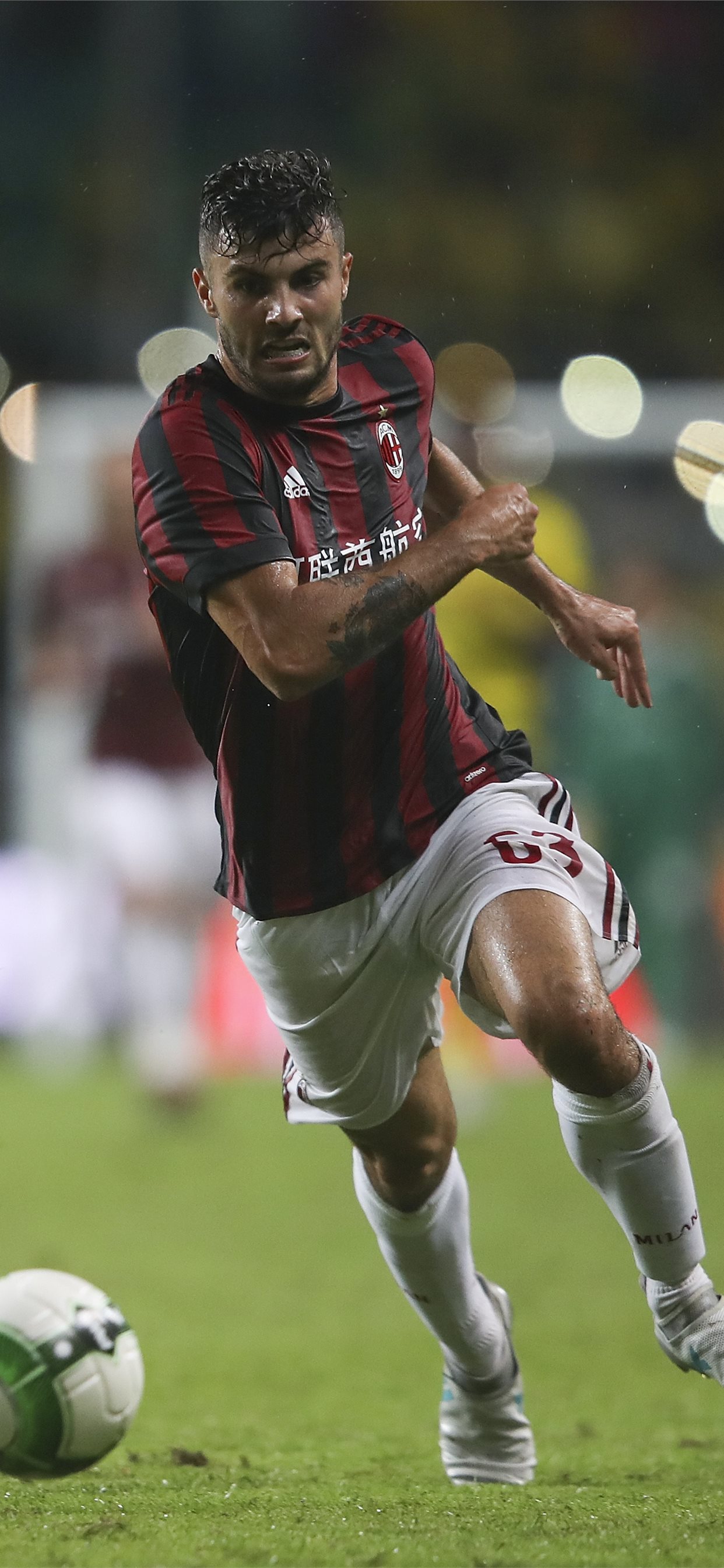 Calciatore AC Milan campo, 1242x2688 Verticale, iPhone Pro Max
