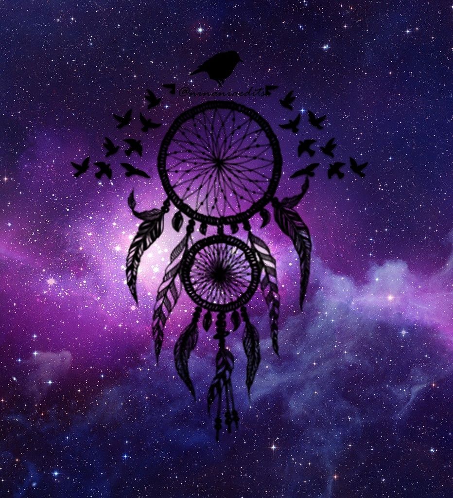 Acchiappasogni viola su galassia, 932x1024 Verticale, Telefono