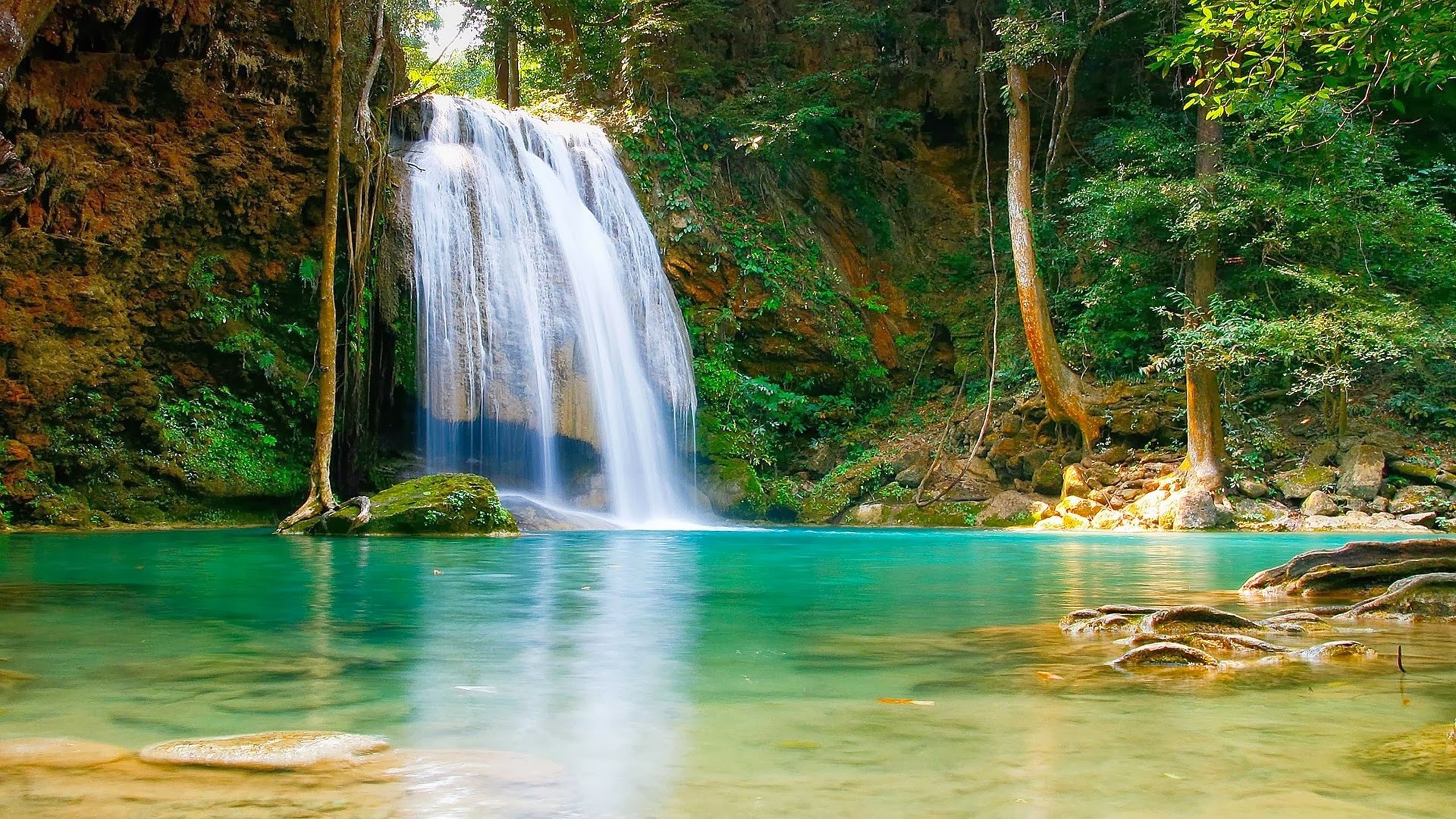 Cascata con piscina turchese, 2560x1440 2K QHD, PC