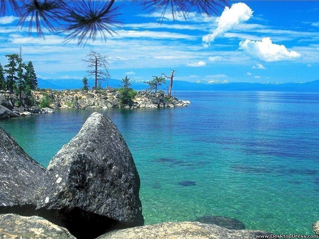 Lago turchese con rocce e alberi, 1024x768 HD, Desktop
