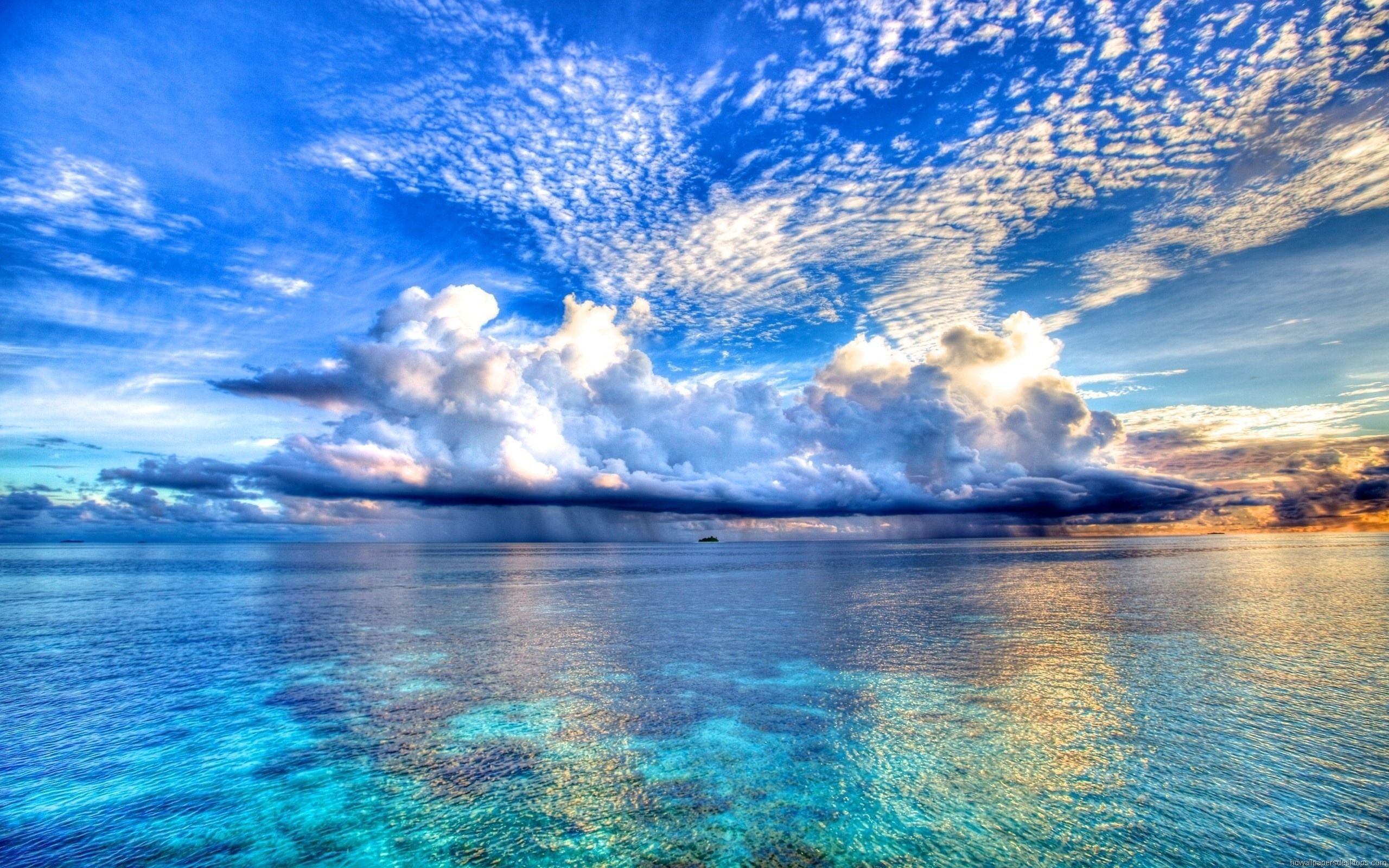 Oceano turchese e cielo nuvoloso, 2560x1600 2K, Laptop