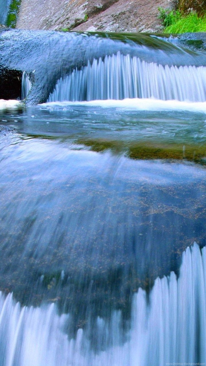 Cascata su roccia con acqua, 720x1280 Verticale, Mobile