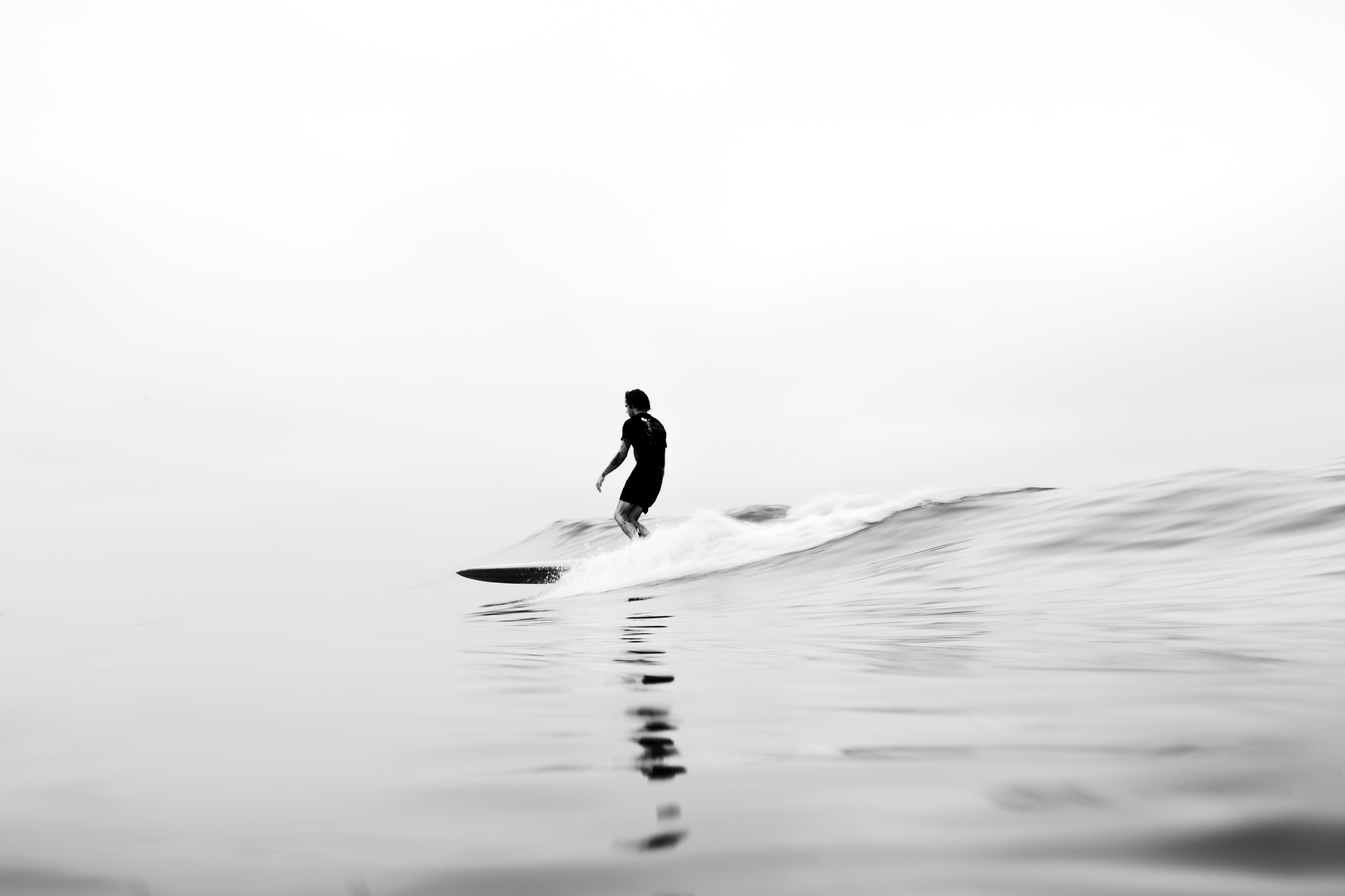 Surfista silhouette bianco e nero, 5472x3648 UHD, PC 4K