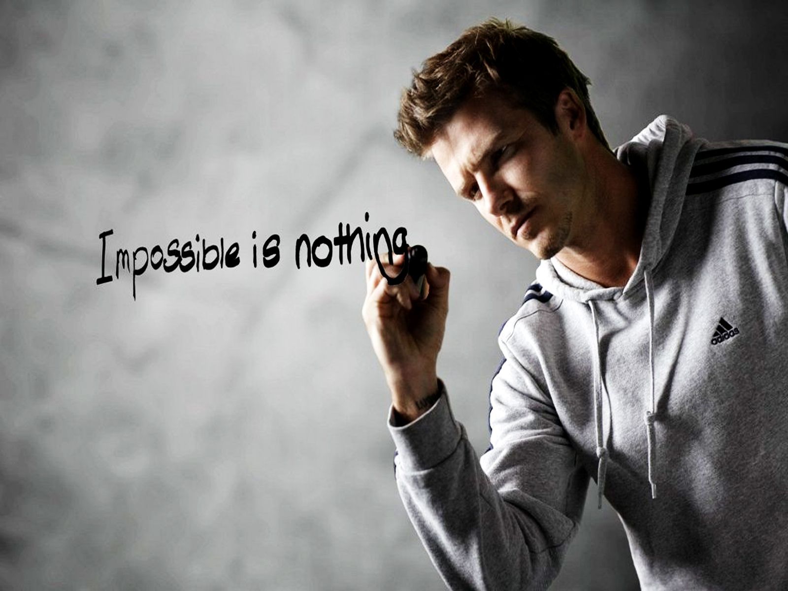 Cristiano Ronaldo citazione calcio, 1366x795 720p, iMac