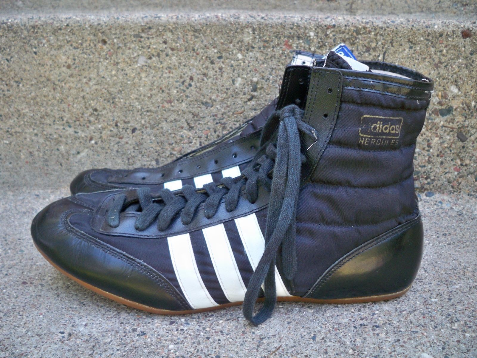 Lottatori Adidas incontro wrestling, 1600x900 HD, Desktop