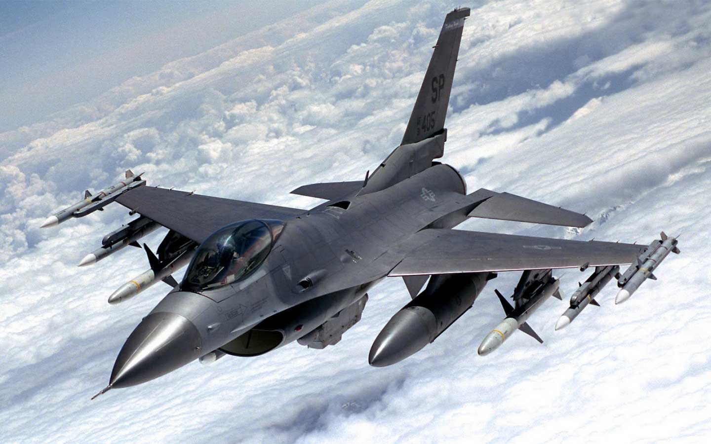 Caccia F-16 in volo, 1440x900 720p, PC