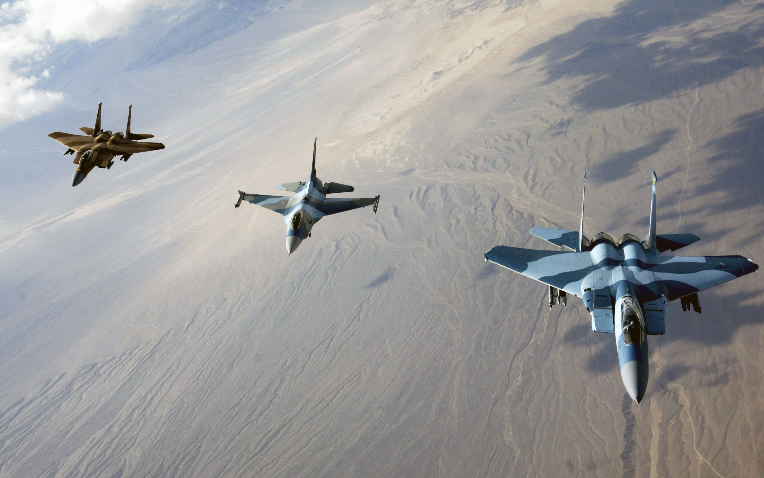 Tre caccia militari in volo, 2560x1600 WQXGA, Laptop