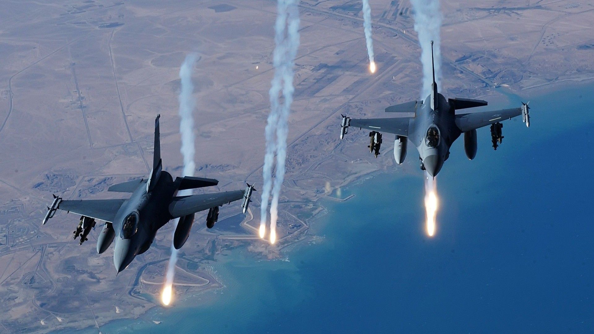 Caccia F-16 lanciano razzi difensivi, 1920x1080 Full HD 1080p, Desktop
