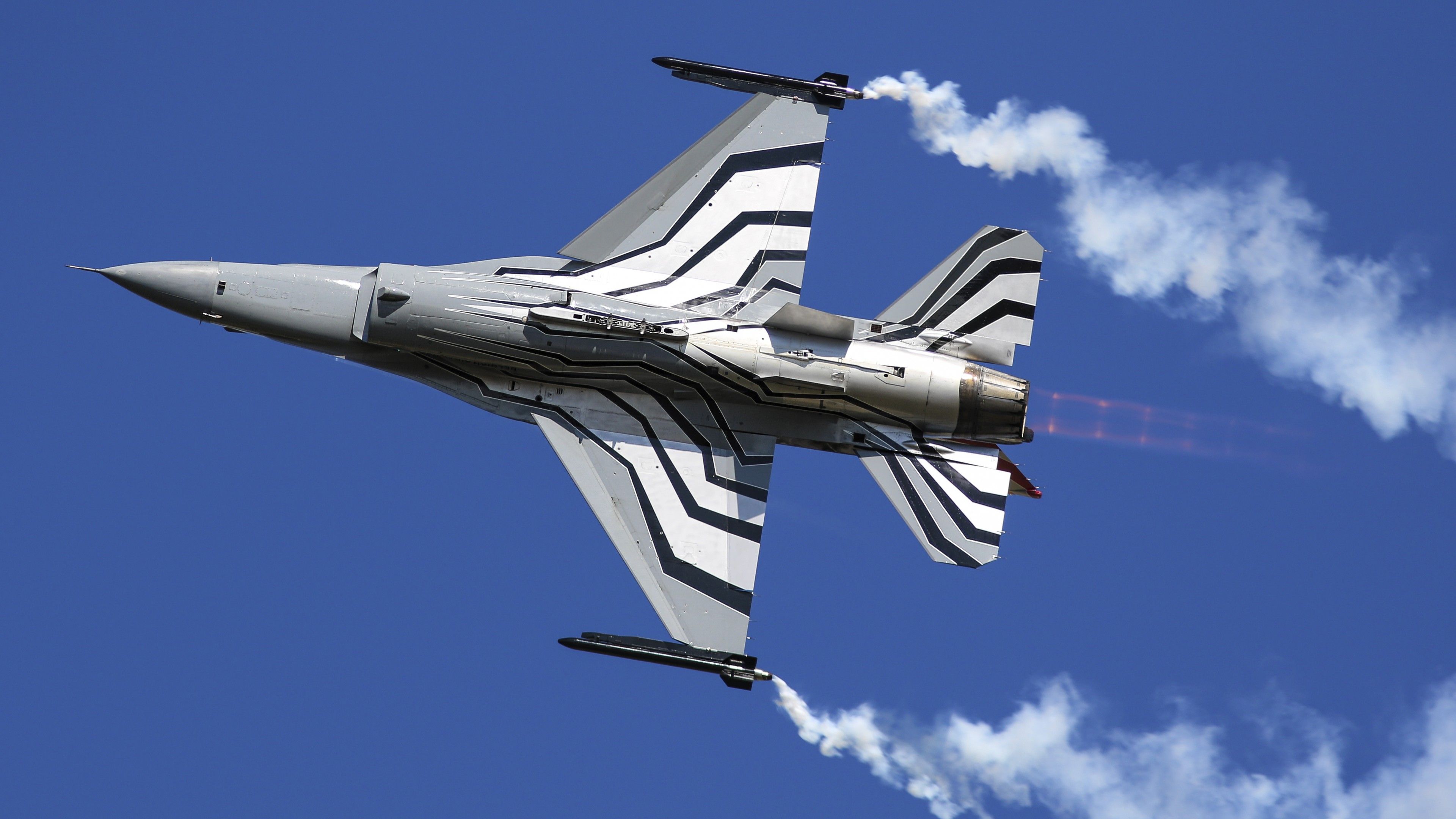 F-16 Fighting Falcon acrobazia, 3840x2160 UHD, Monitor 4K