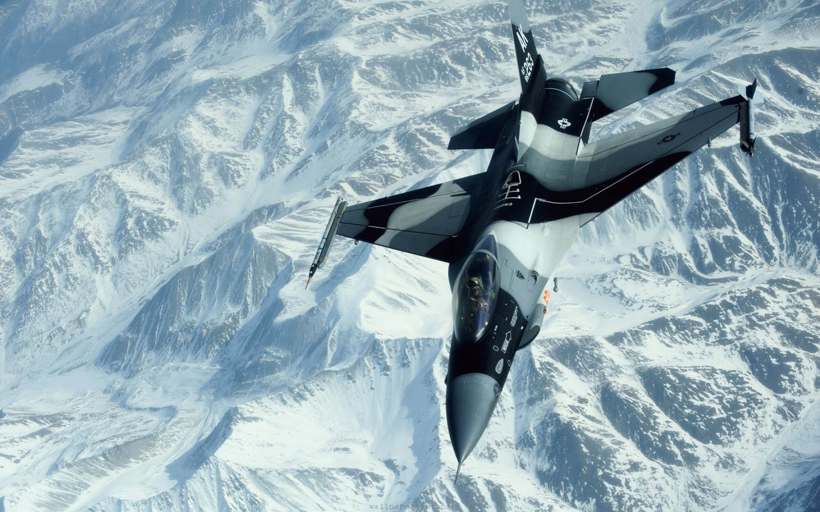 Aereo caccia su montagne innevate, 1600x1000 HD, Desktop
