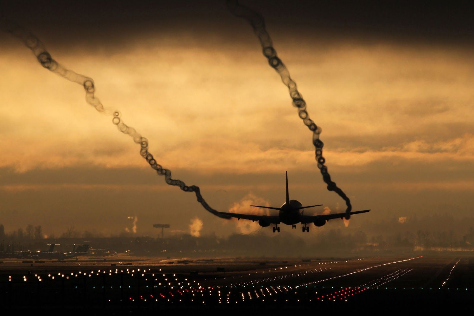 Aereo silhouette decollo tramonto, 1600x1066 HD Ready, Laptop