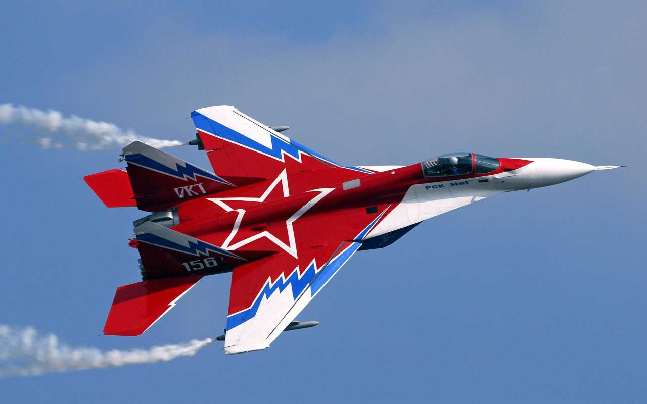 Caccia militare rosso stella, 1280x800 720p, Laptop