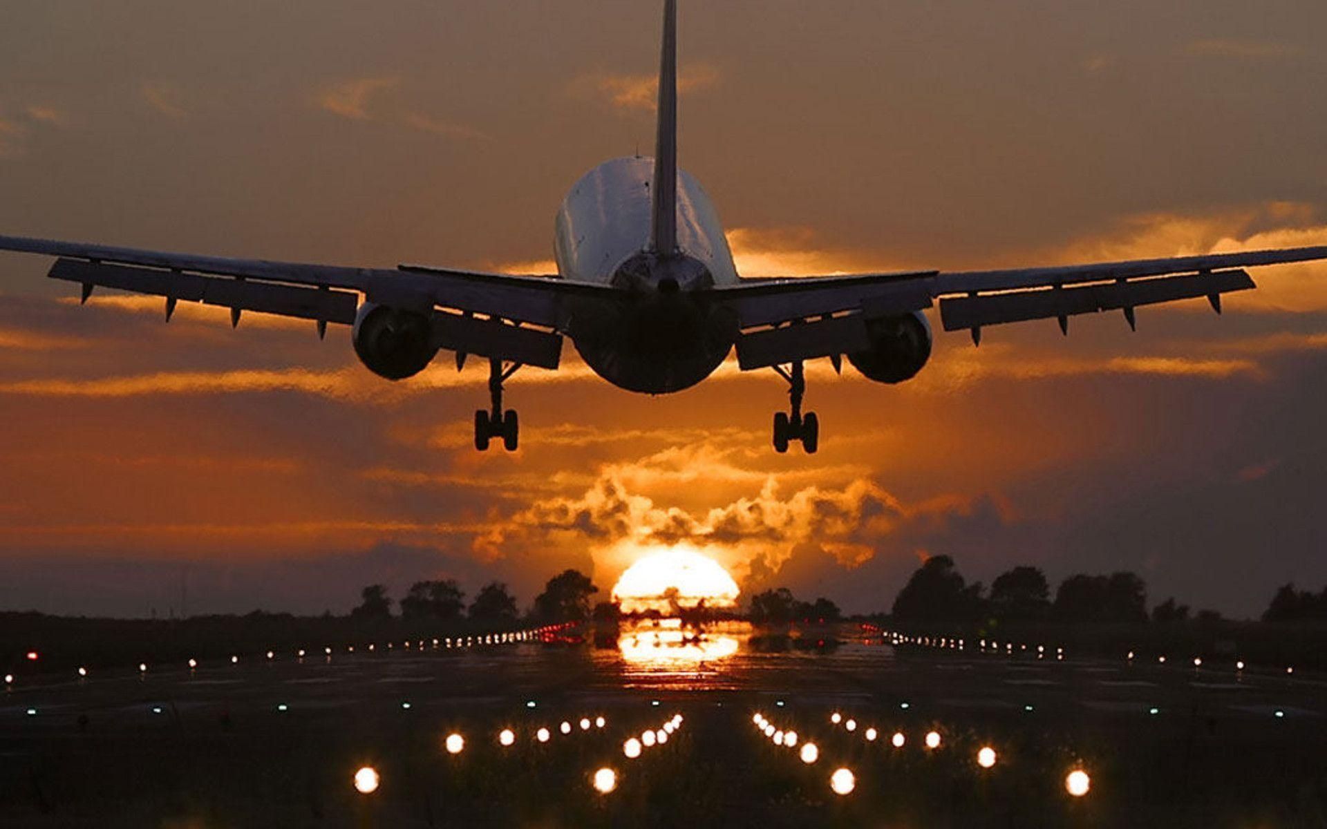 Aereo in atterraggio al tramonto, 1920x1200 Full HD+ WUXGA, Laptop