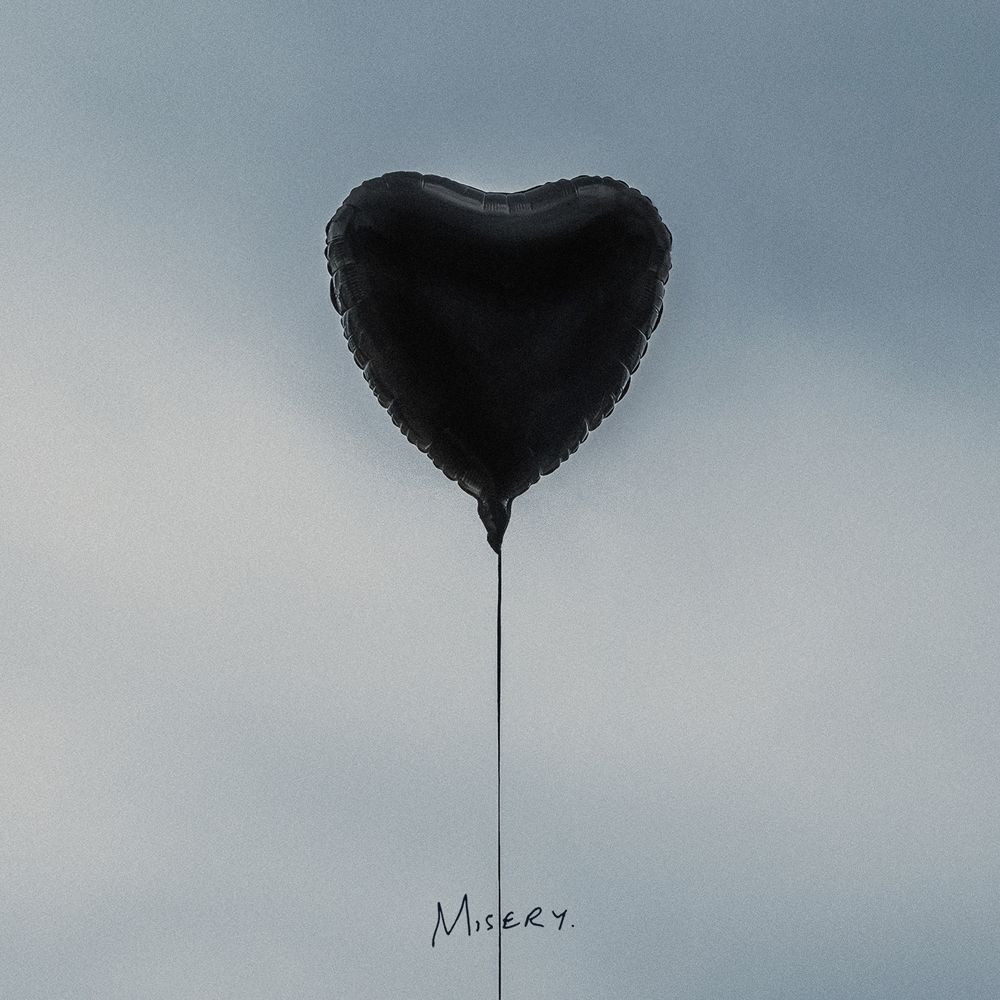 Palloncino cuore nero, cielo grigio, 1000x1000 HD, Desktop