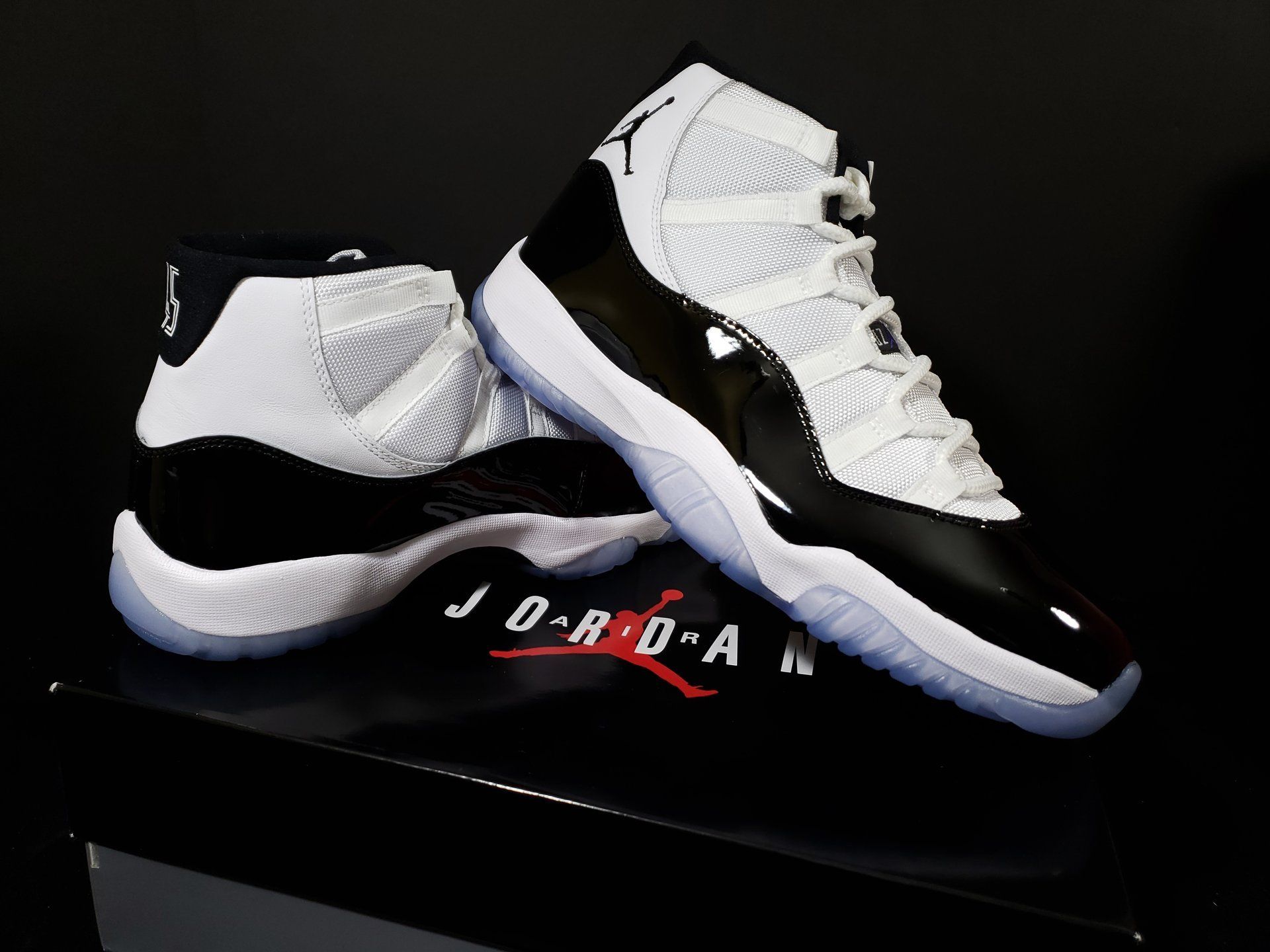 Air Jordan 11 Concord sneakers, 1920x1440 WUXGA, Laptop
