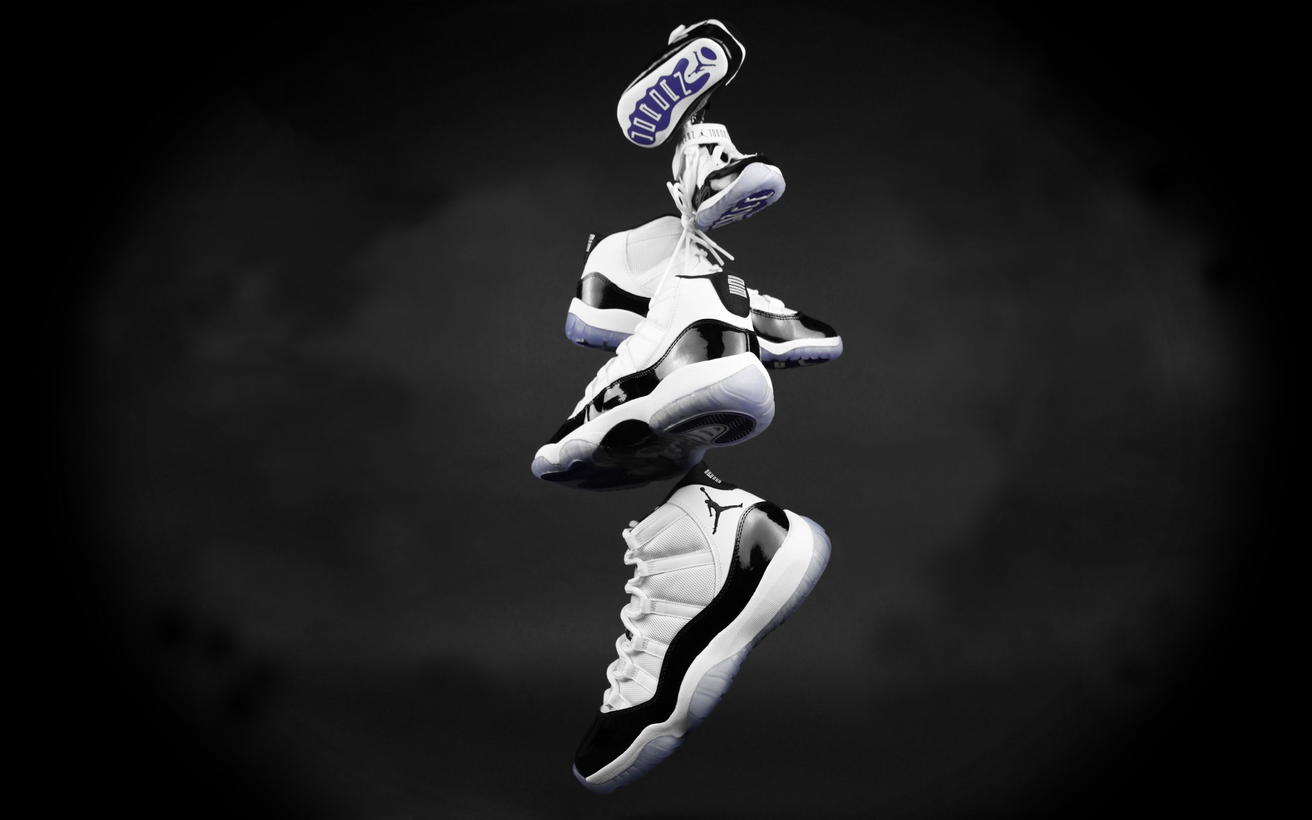 Air Jordan 11 sneaker bianca, 2560x1600 2K, MacBook Pro