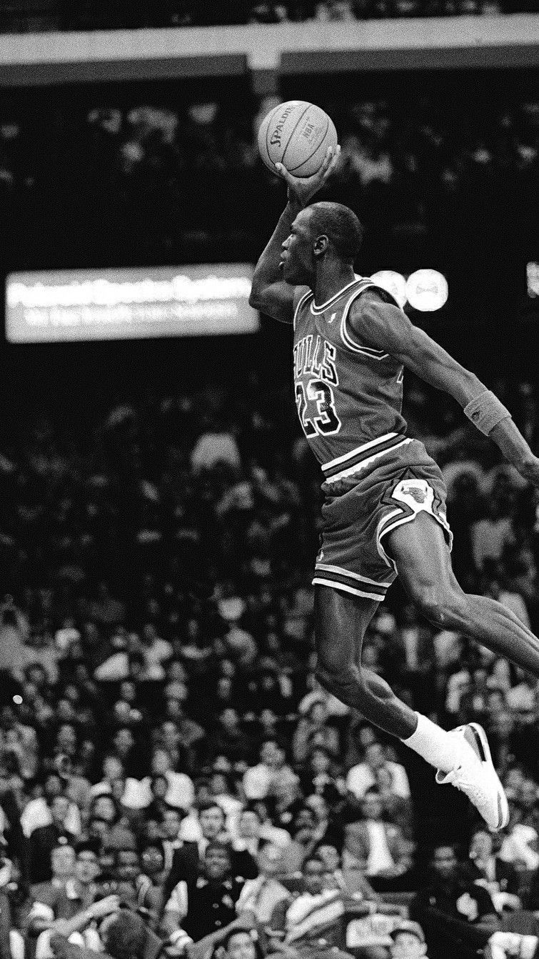 Michael Jordan schiacciata bianco nero, 755x1342 Full HD Verticale, iPhone