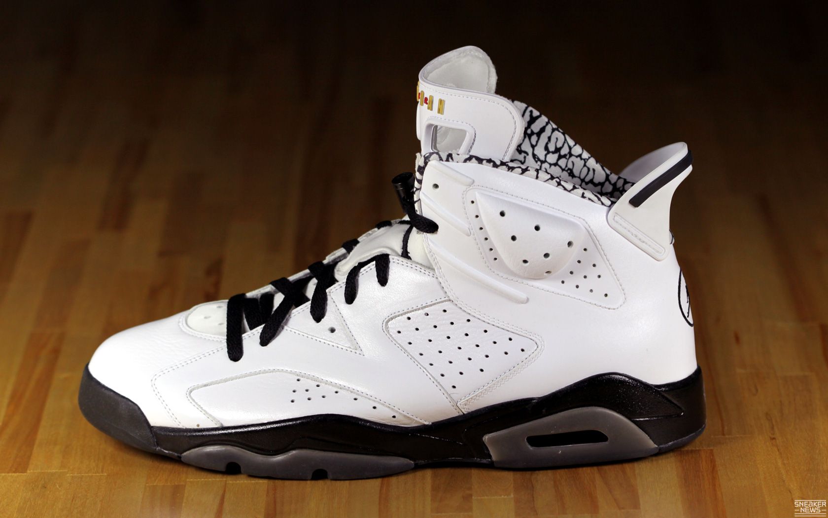 Michael Jordan schiacciata bianco nero, 756x1344 Verticale, Xiaomi