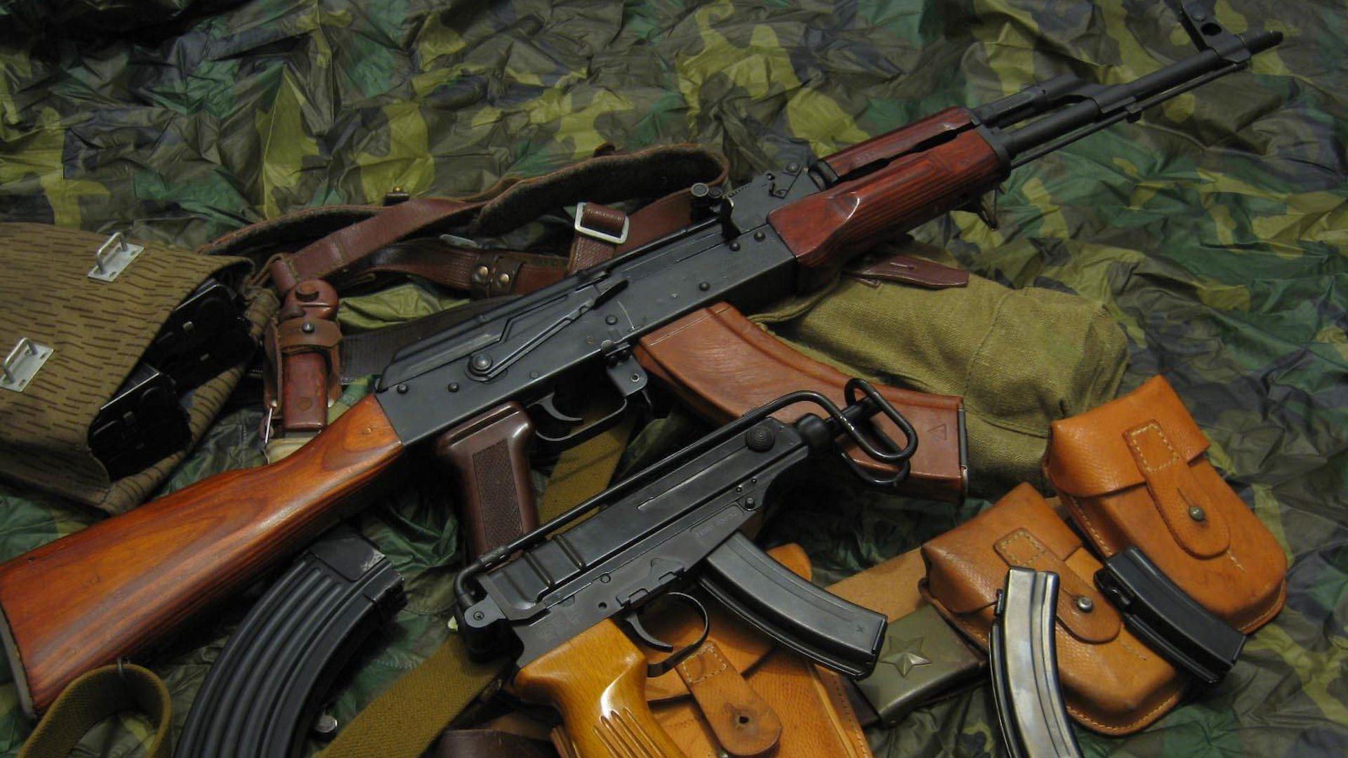 Fucile AK-47 sfondo nero, 1920x1080 Full HD, PC Desktop