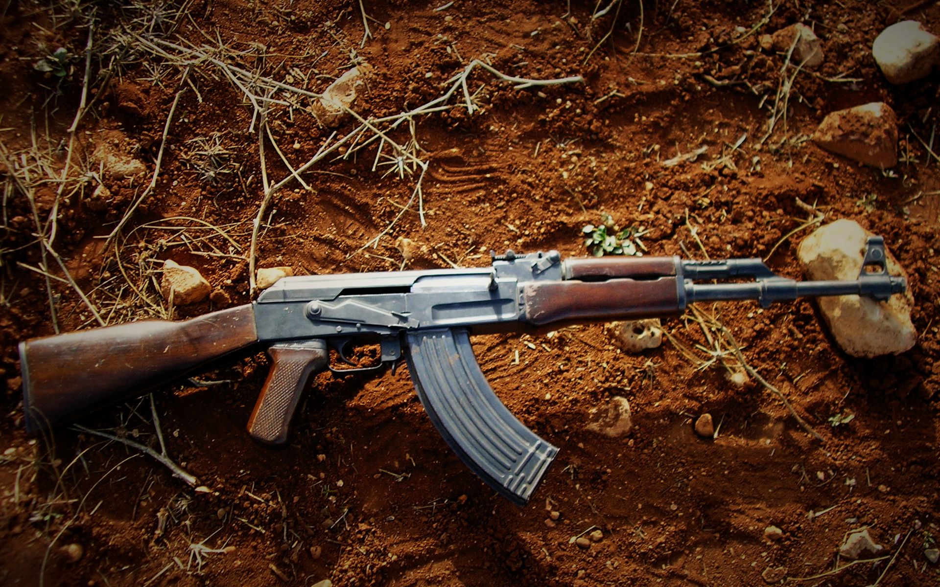 Fucile AK-47 dorato e legno, 1360x768 720p, Laptop