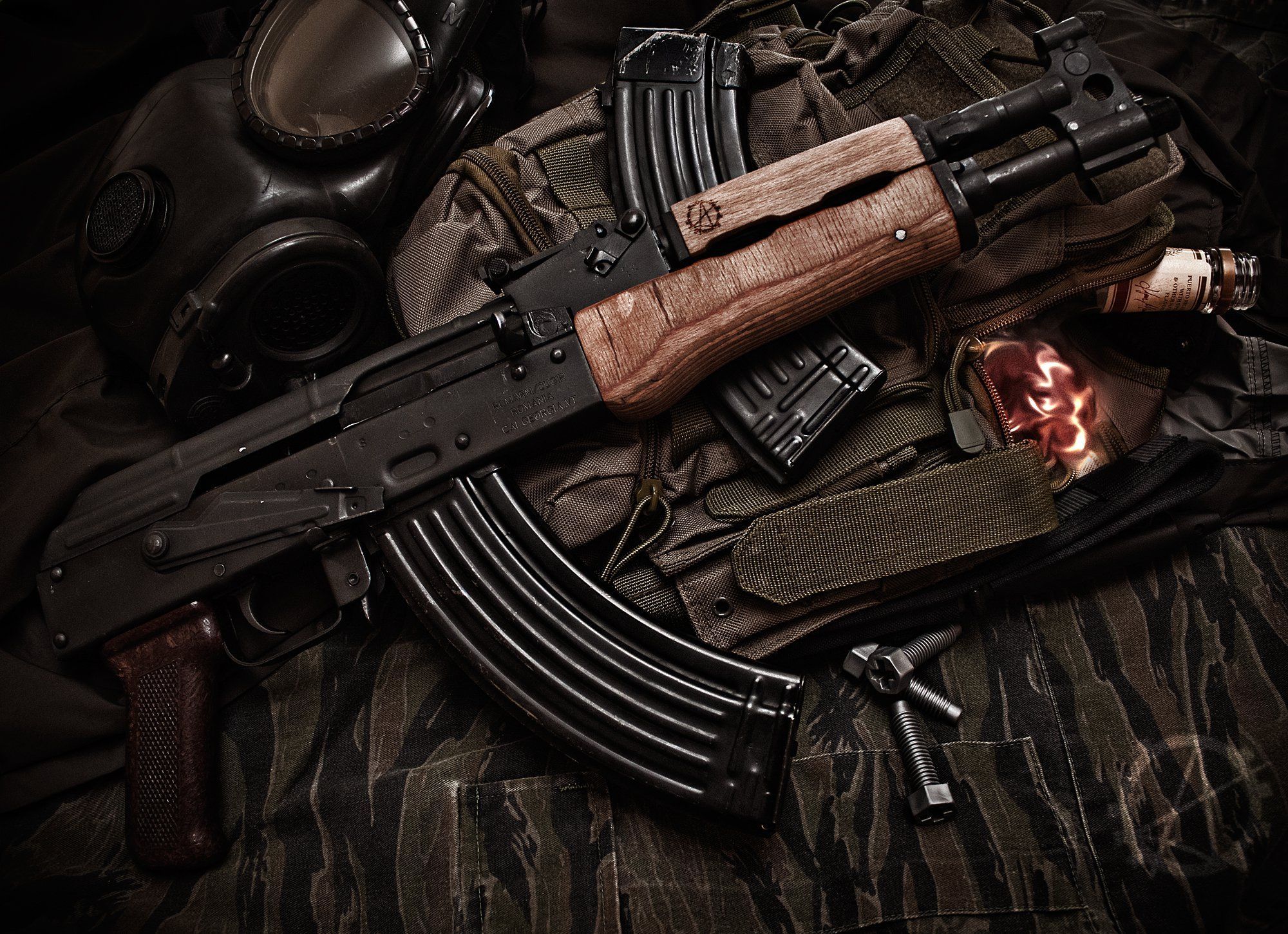 Fucile AK-47 mimetico, 2000x1451 2K, PC Desktop