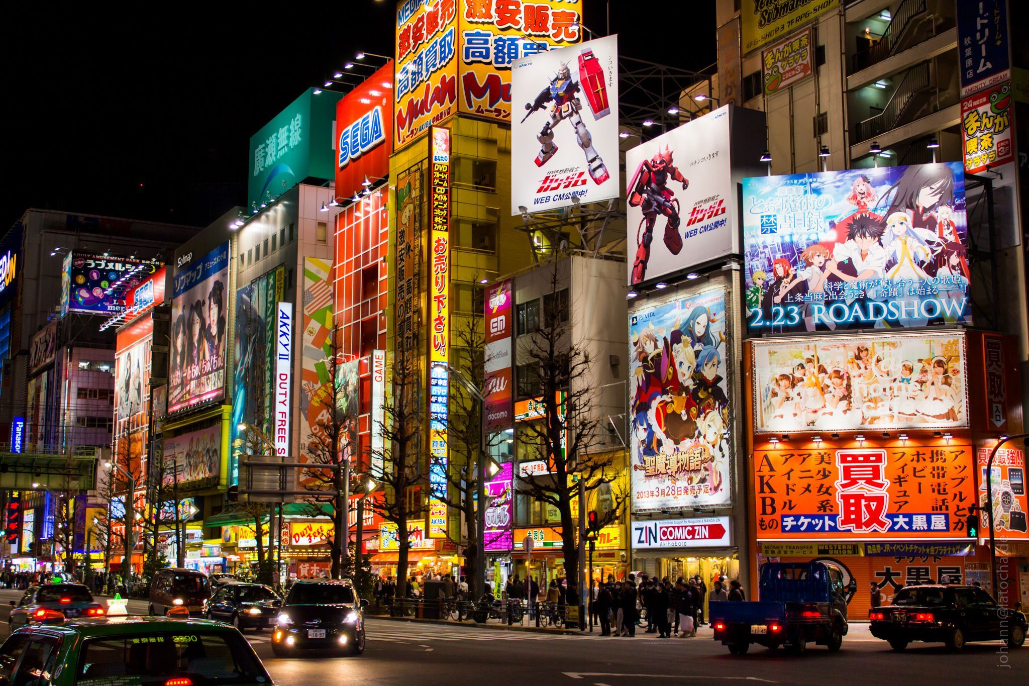 Akihabara di notte, insegne luminose, 2048x1365 2K, Laptop