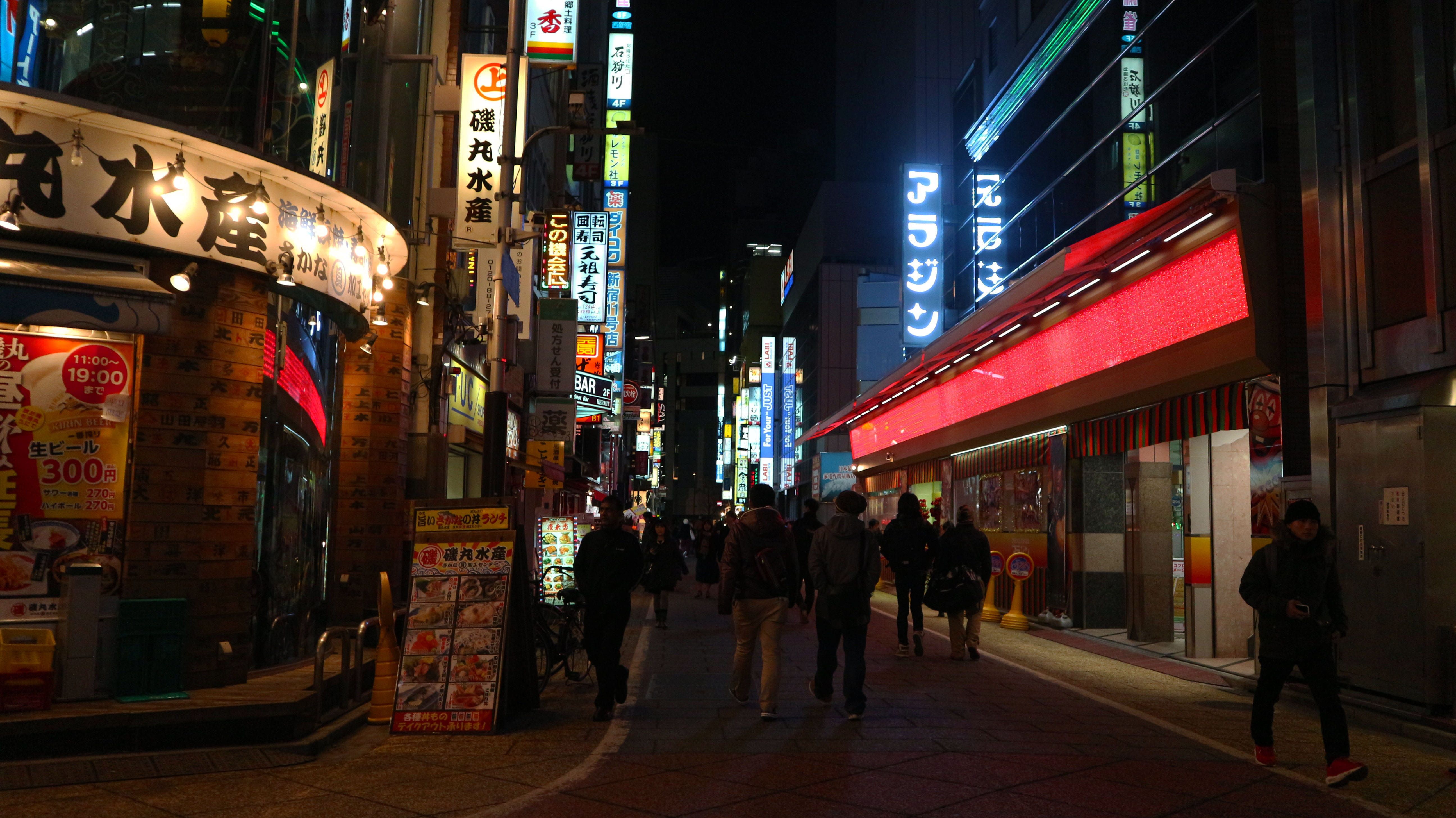Akihabara strada notturna insegne, 5184x2912 Ultra HD, 4K TV