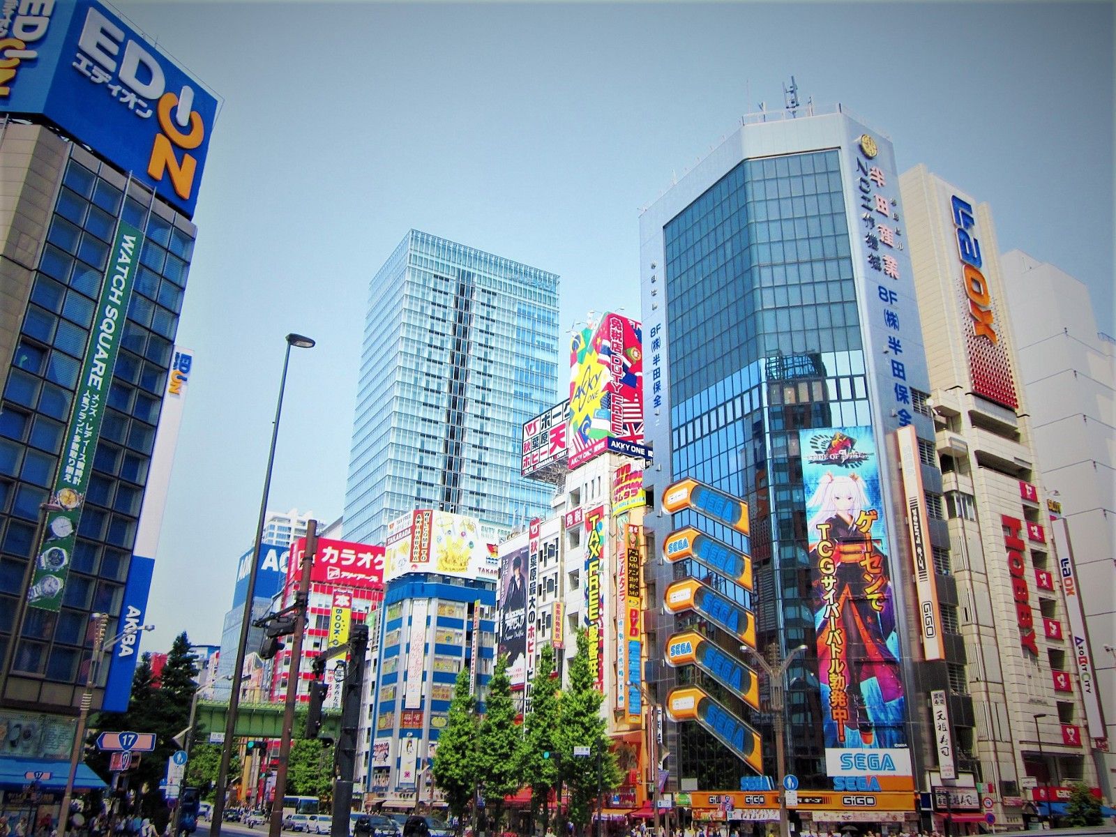 Akihabara di giorno, edifici colorati, 1600x1200 900p, MacBook Air