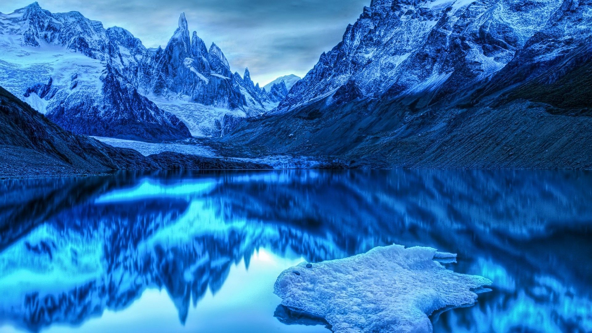 Montagne innevate lago blu, 1920x1080 1080p, PC