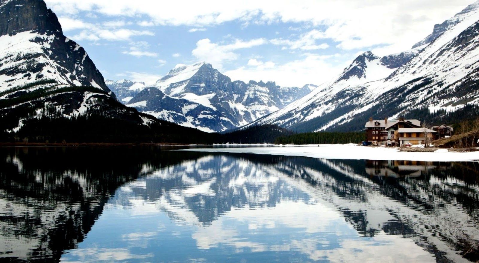Lago montano con riflesso, Alaska, 1600x881 HD Ready, PC