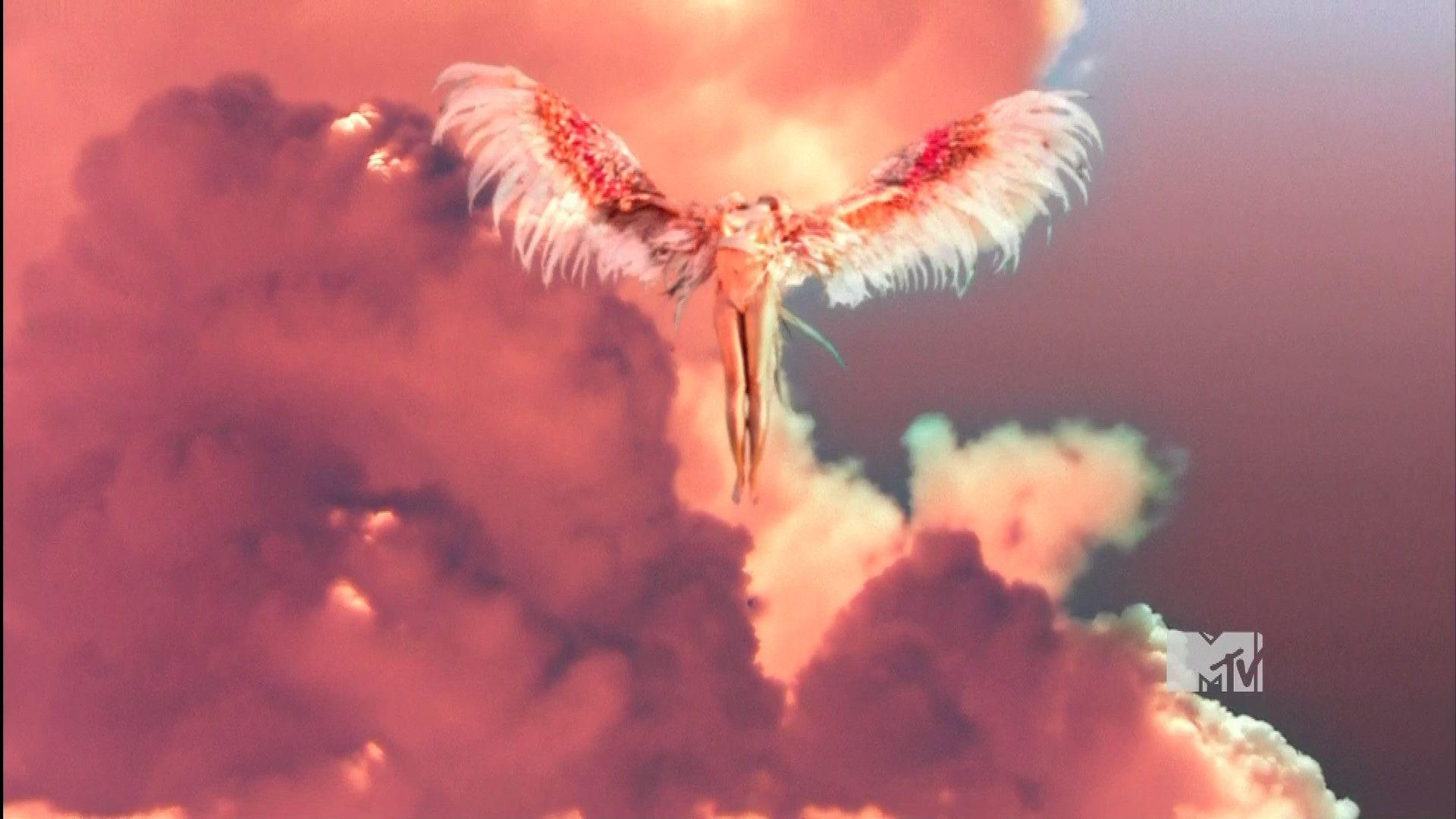 Fenice alata tra nuvole rosse, 1920x1080 1080p, PC Desktop
