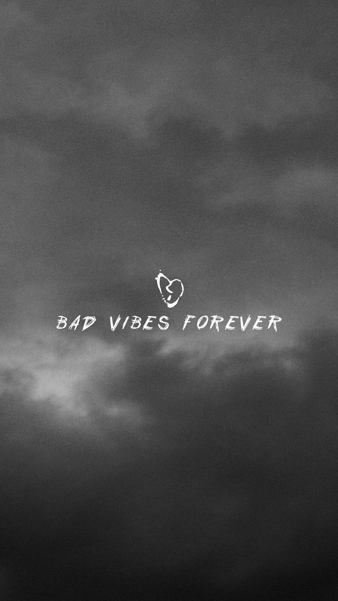 Bad Vibes Forever cielo nuvoloso, 1080x1920 Verticale, Telefono