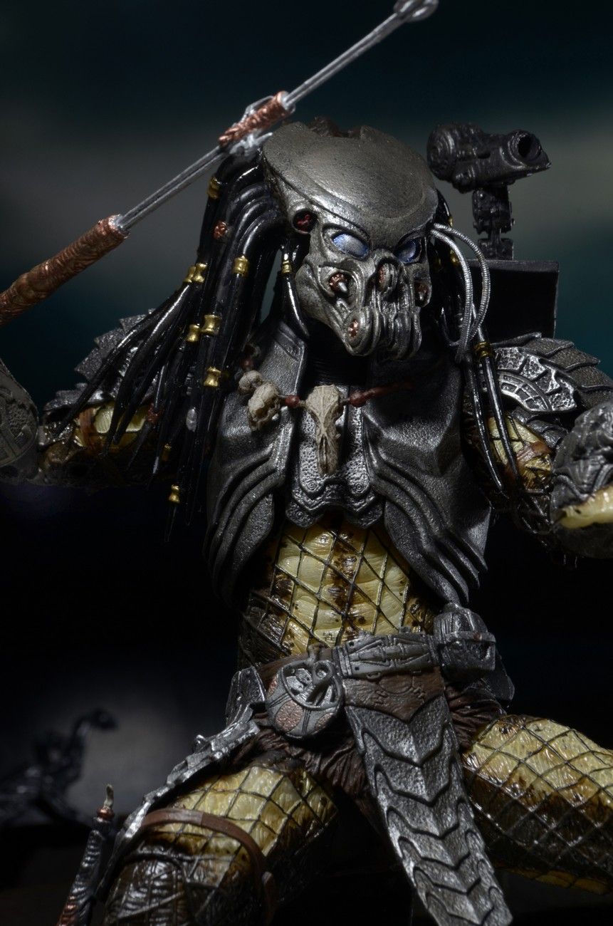 Action figure Predator con lancia, 861x1300 Full HD Verticale, iPhone