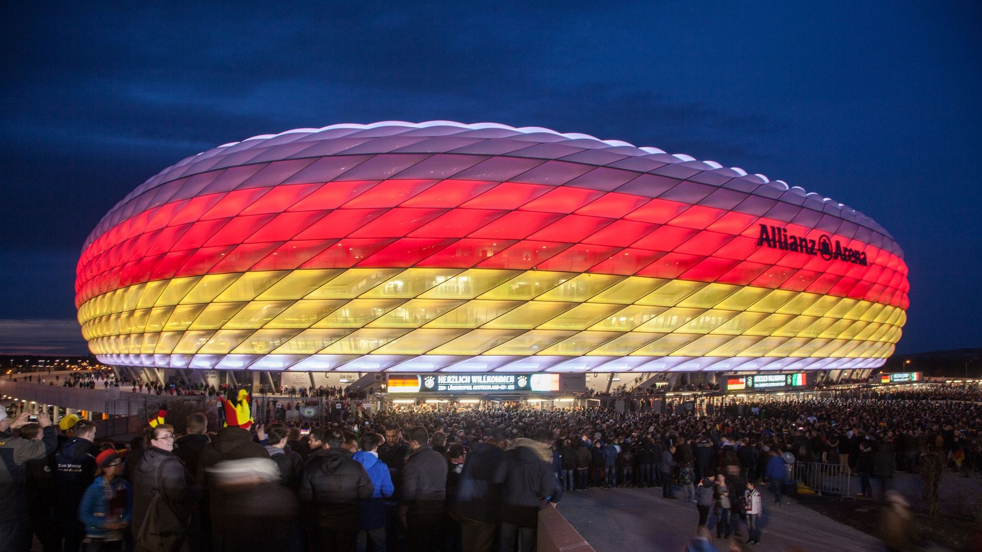 Allianz Arena illuminata Germania, Bayern Monaco, 1920x1080 1080p, Desktop