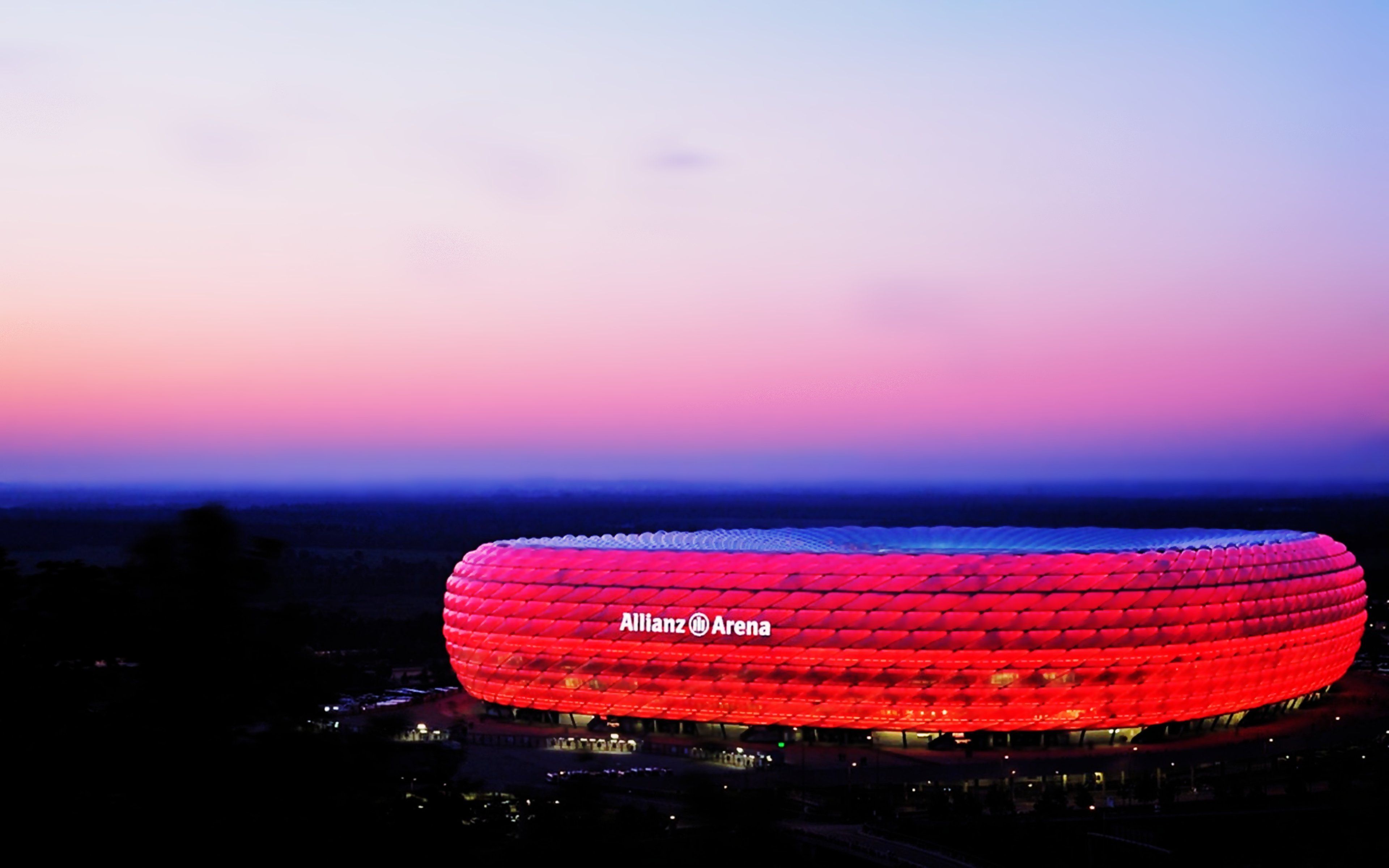 Allianz Arena illuminata rossa, Bayern Monaco, 3840x2400 4K Ultra HD, Monitor 4K